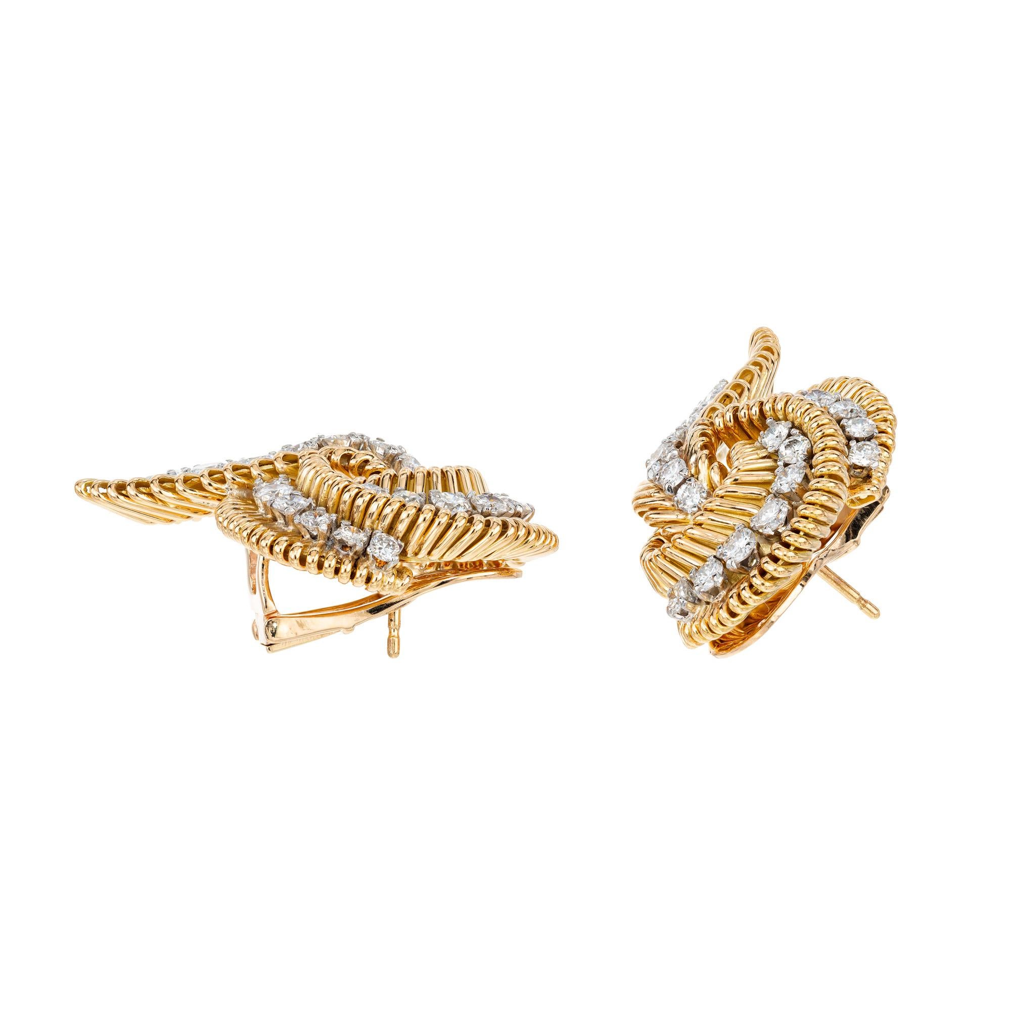 Round Cut Van Cleef & Arpels 2.30 Carat Diamond Yellow Gold Swirl Earrings For Sale