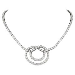 Van Cleef & Arpels Collier à maillons en forme de bretzel et diamants de 25 carats