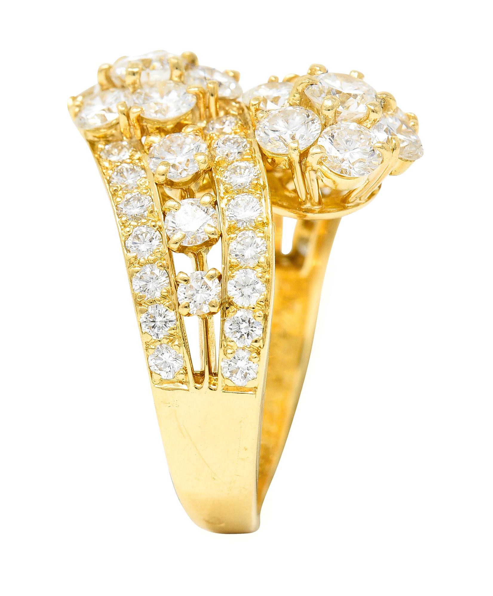 Van Cleef & Arpels 3.01 Carats Diamond 18 Karat Yellow Gold Snowflake Ring 2