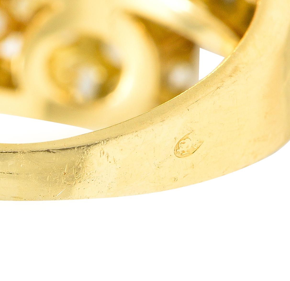 Women's or Men's Van Cleef & Arpels 3.01 Carats Diamond 18 Karat Yellow Gold Snowflake Ring