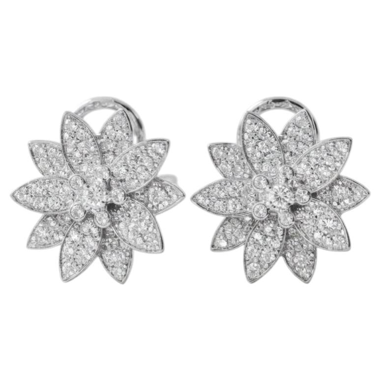 Pendientes grandes «Lotus» de Van Cleef & Arpels, con diamantes de 3,30 quilates y oro blanco de 18 quilates