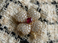 Van Cleef & Arpels 3.30 Carats 18K Yellow Gold Diamond and Ruby Brooch