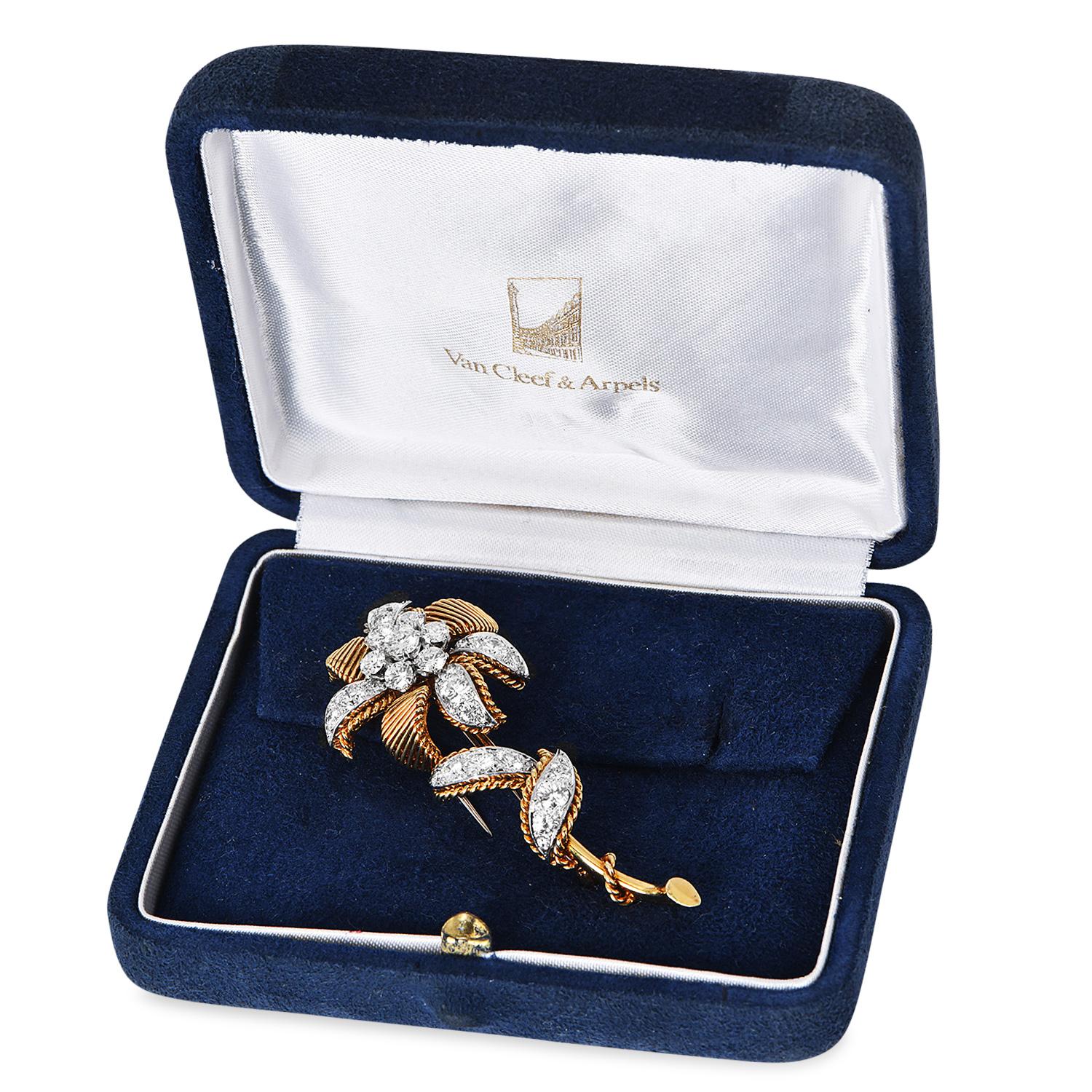 Van Cleef & Arpels 3,50 Karat Diamant 18K Gold VCA Blumenreversbrosche, VCA Damen im Angebot