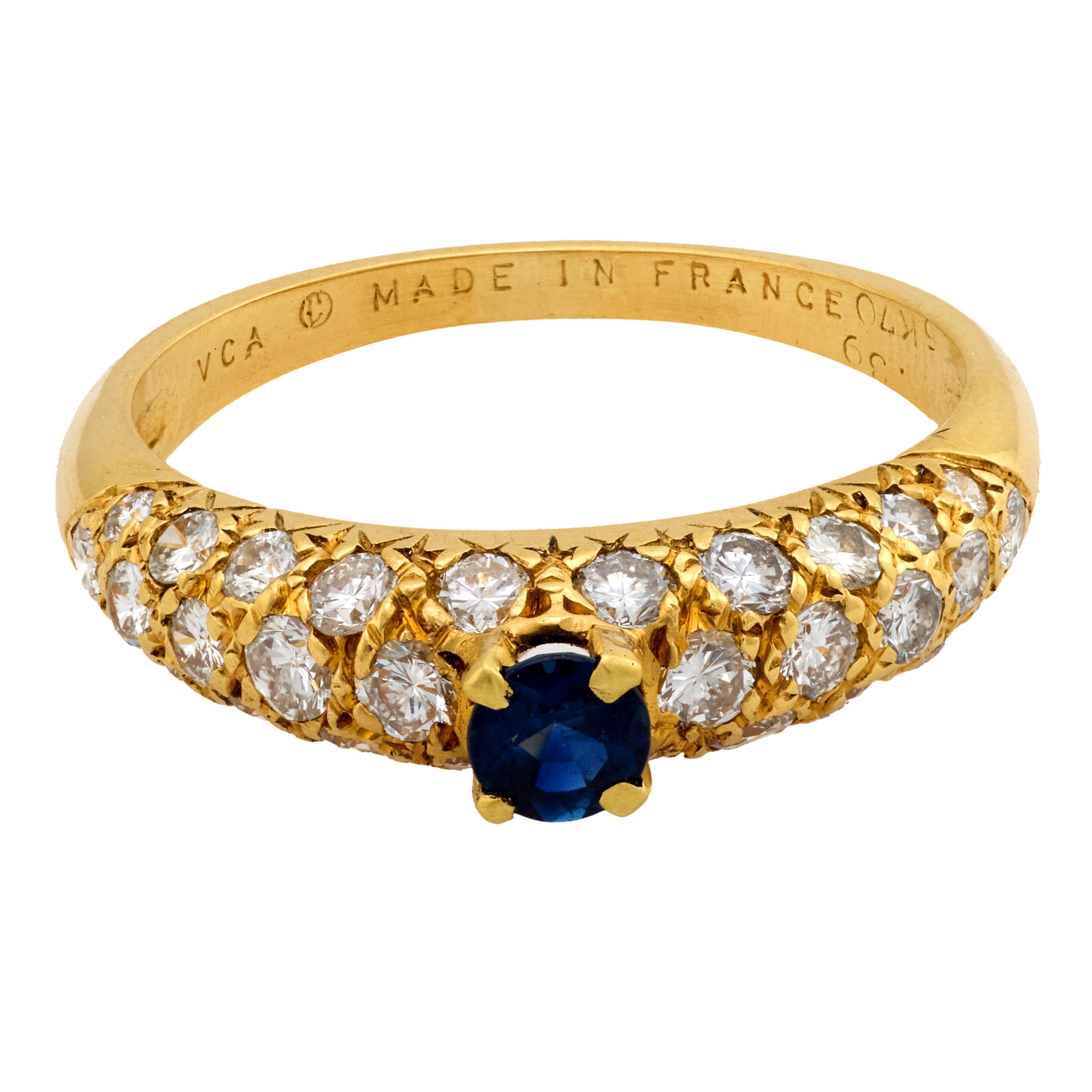 Contemporain Bague Van Cleef & Arpels saphir diamant de 0,39 carat en or jaune 18 carats en vente