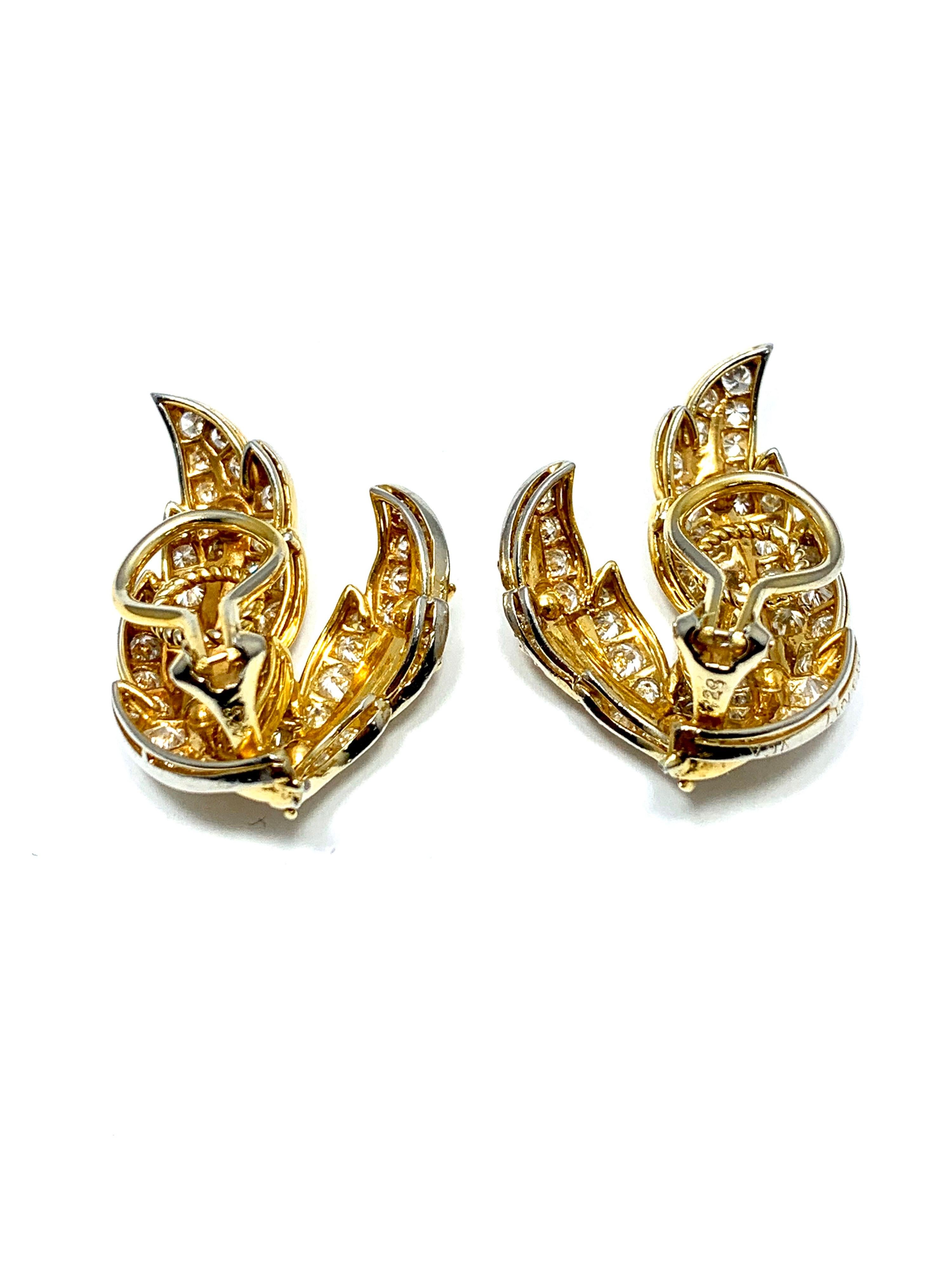 Van Cleef & Arpels 4.28 Carat Round Brilliant Diamond Leaf Gold Clip Earrings 5