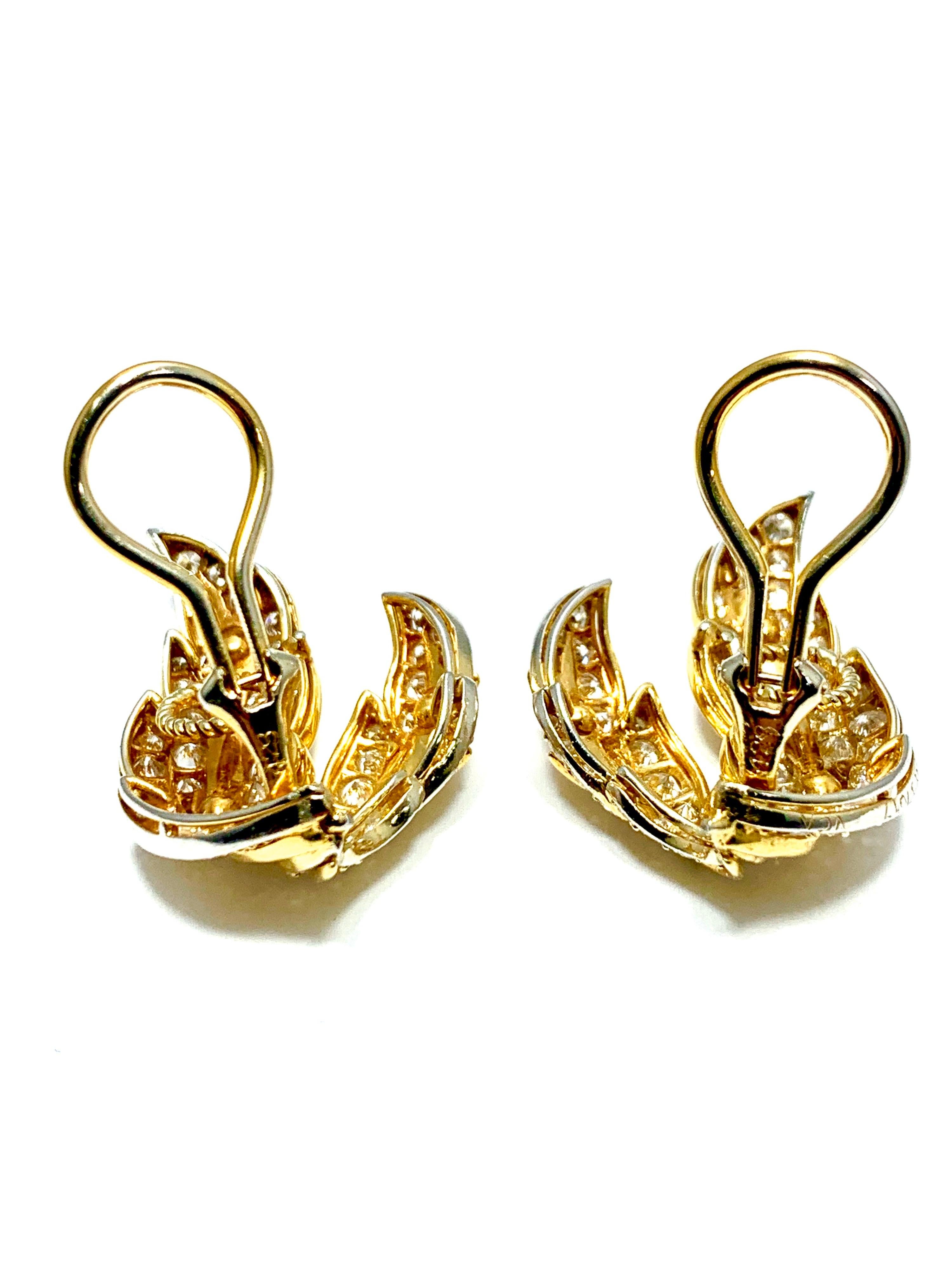 Van Cleef & Arpels 4.28 Carat Round Brilliant Diamond Leaf Gold Clip Earrings In Excellent Condition In Chevy Chase, MD