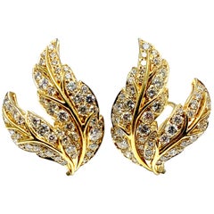 Van Cleef & Arpels 4.28 Carat Round Brilliant Diamond Leaf Gold Clip Earrings