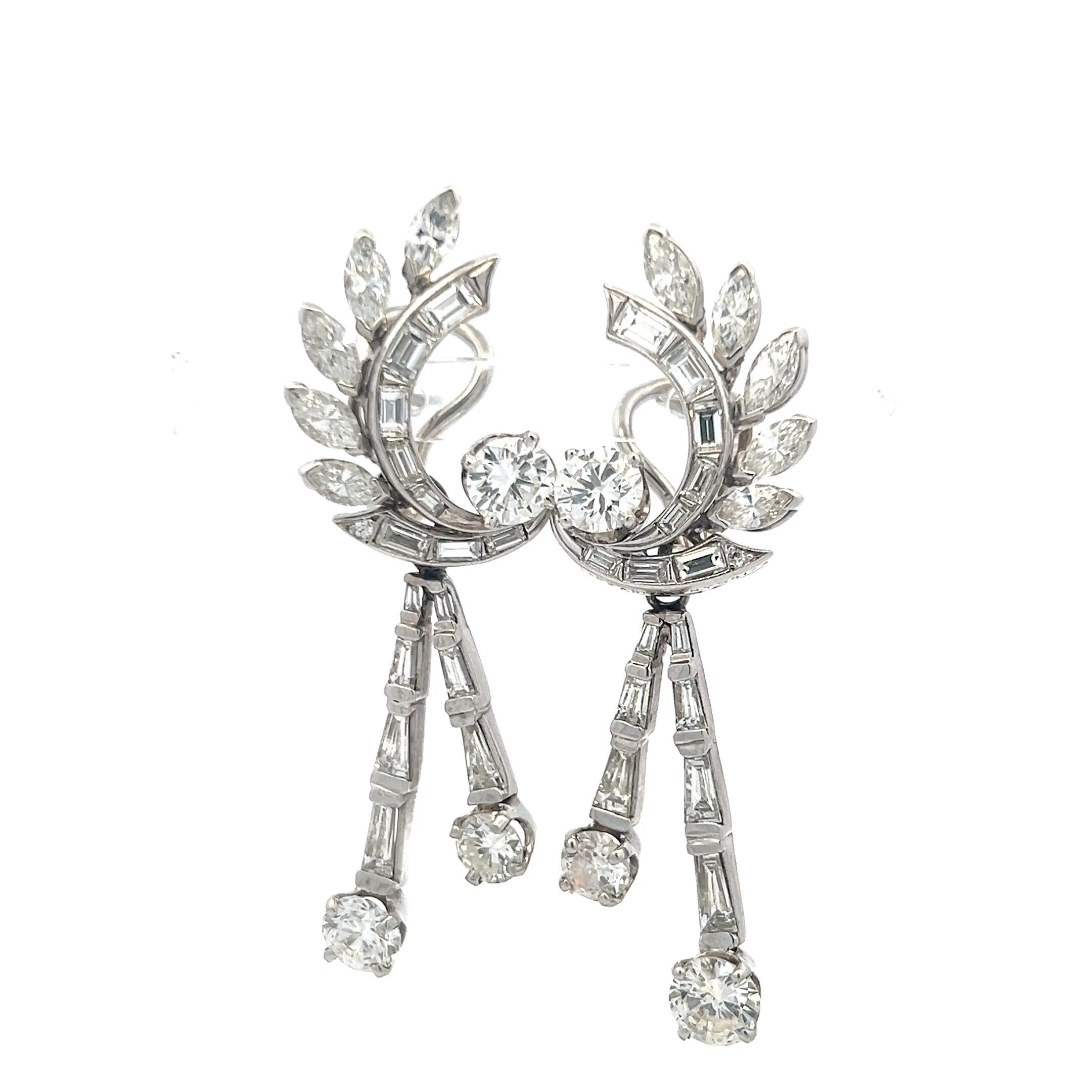 Women's Van Cleef & Arpels 4.50 Carat G VS Diamond Platinum Dangling Earrings