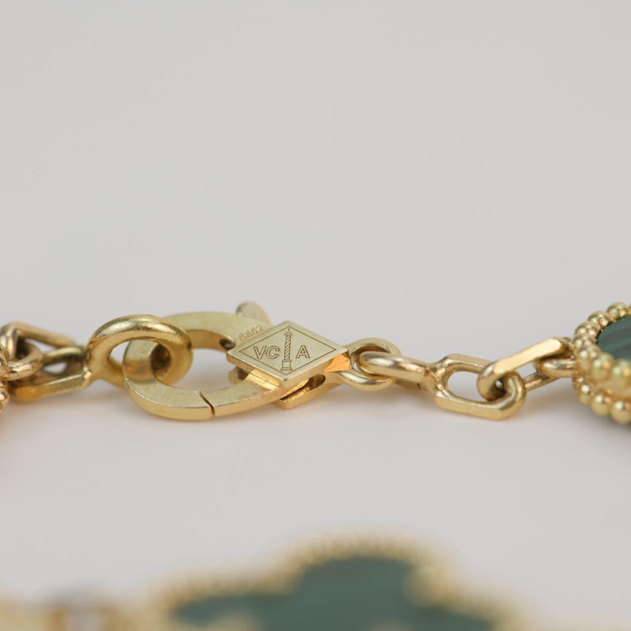 Van Cleef & Arpels 5 Motif Vintage Alhambra Malachite Yellow Gold Bracelet In Excellent Condition In Banbury, GB