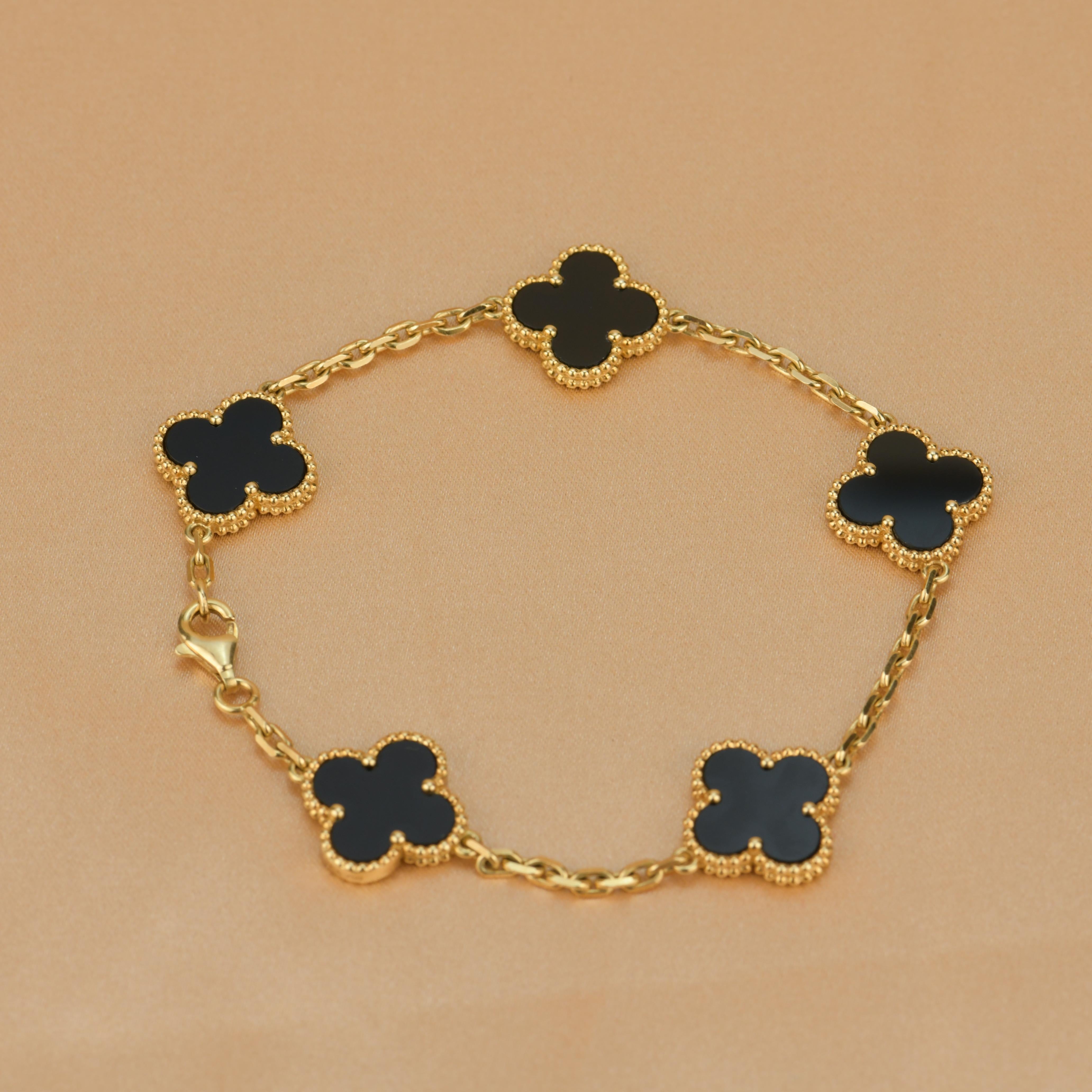Dandelion Antiques Code	AT-0776
Marke	                                Van Cleef & Arpels  
Modell	                                ARA41300
Datum	                                2008
Einzelhandelspreis	                        £3350 / $4600 / € 3900