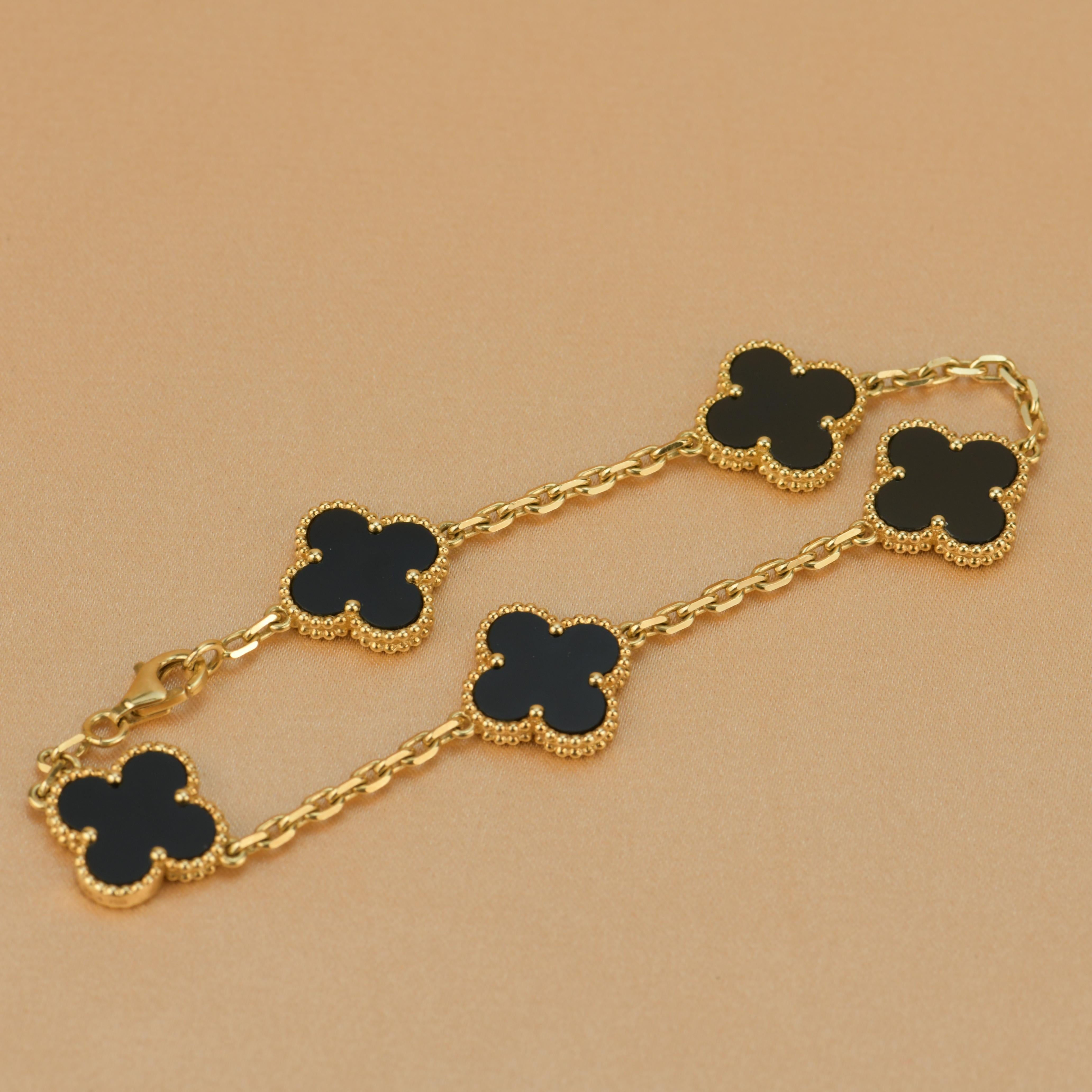 Van Cleef & Arpels Vintage Alhambra Onyx-Armband mit 5 Motiven im Zustand „Hervorragend“ in Banbury, GB