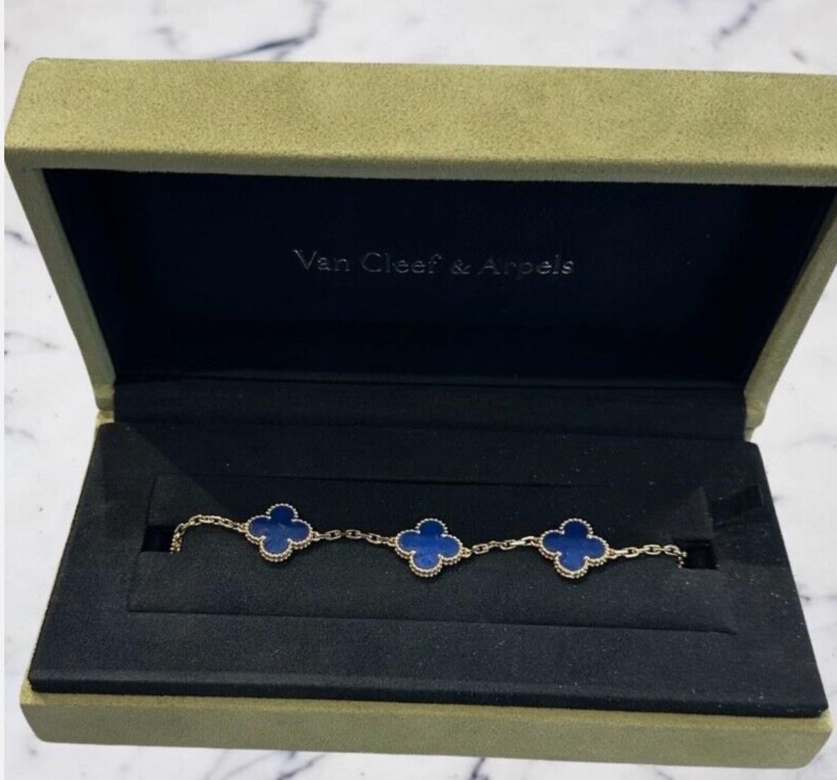 Van Cleef & Arpels 5 Motifs Vintage Alhambra Bracelet Blue Agate 18k Yellow Gold In Excellent Condition For Sale In Miami, FL