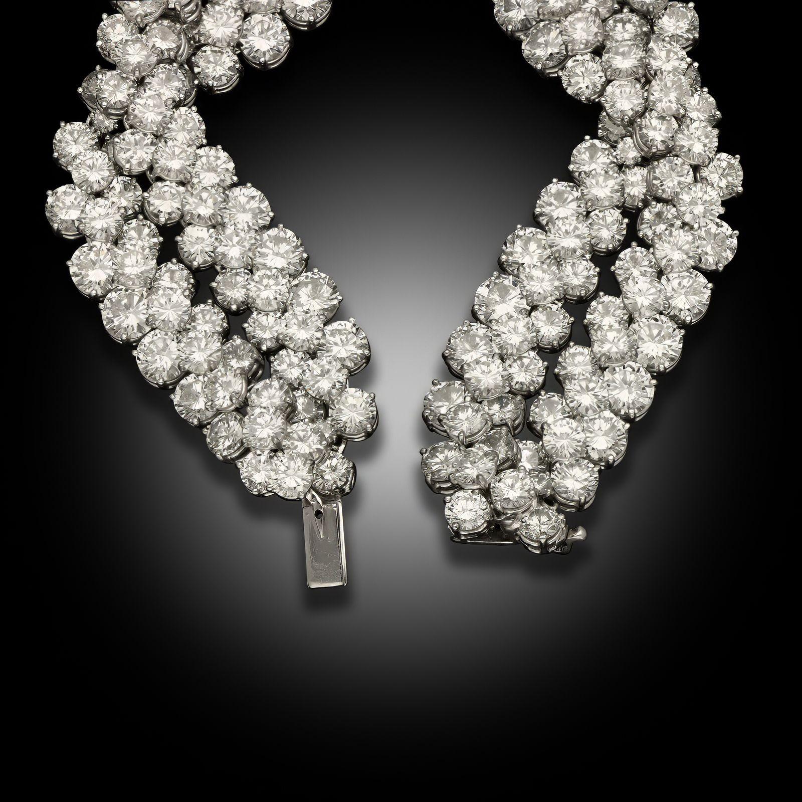 Brilliant Cut Van Cleef & Arpels 50ct Diamond & Platinum 'Natte' Bracelet For Sale