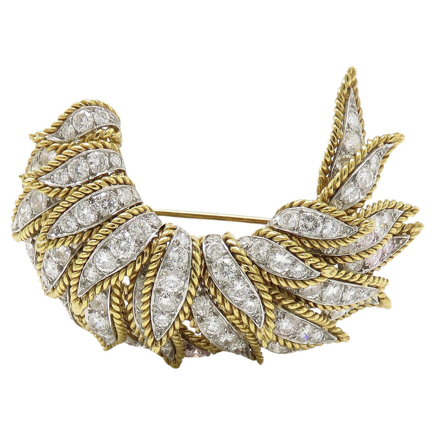 Women's or Men's Van Cleef & Arpels 7 Carats Diamond 18k Yellow Gold brooch For Sale