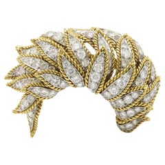 Van Cleef & Arpels 7 Carats Diamond 18k Yellow Gold brooch