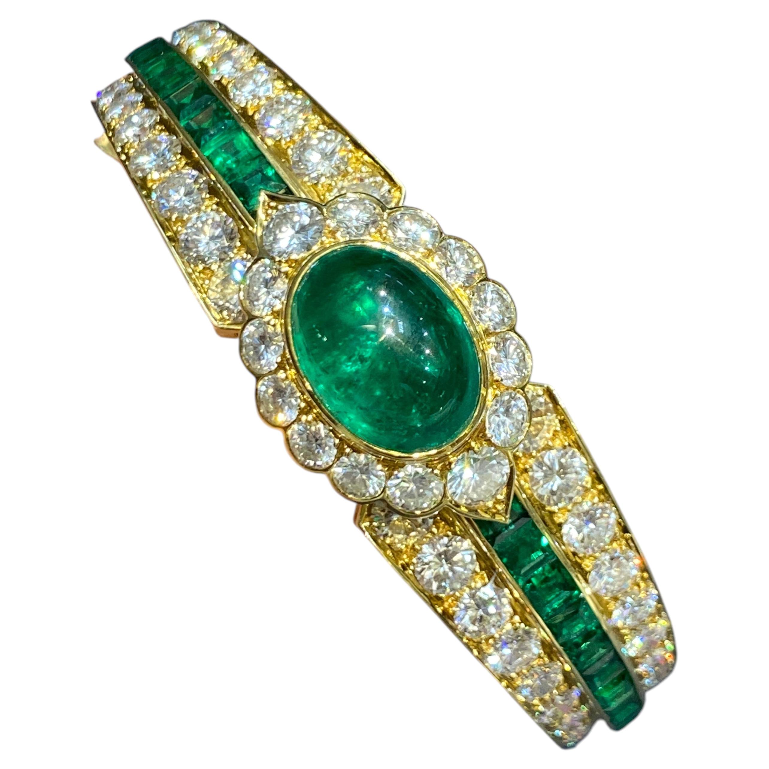 Bracciale Van Cleef & Arpels con smeraldi colombiani da 9 carati e diamanti, con certificato in vendita