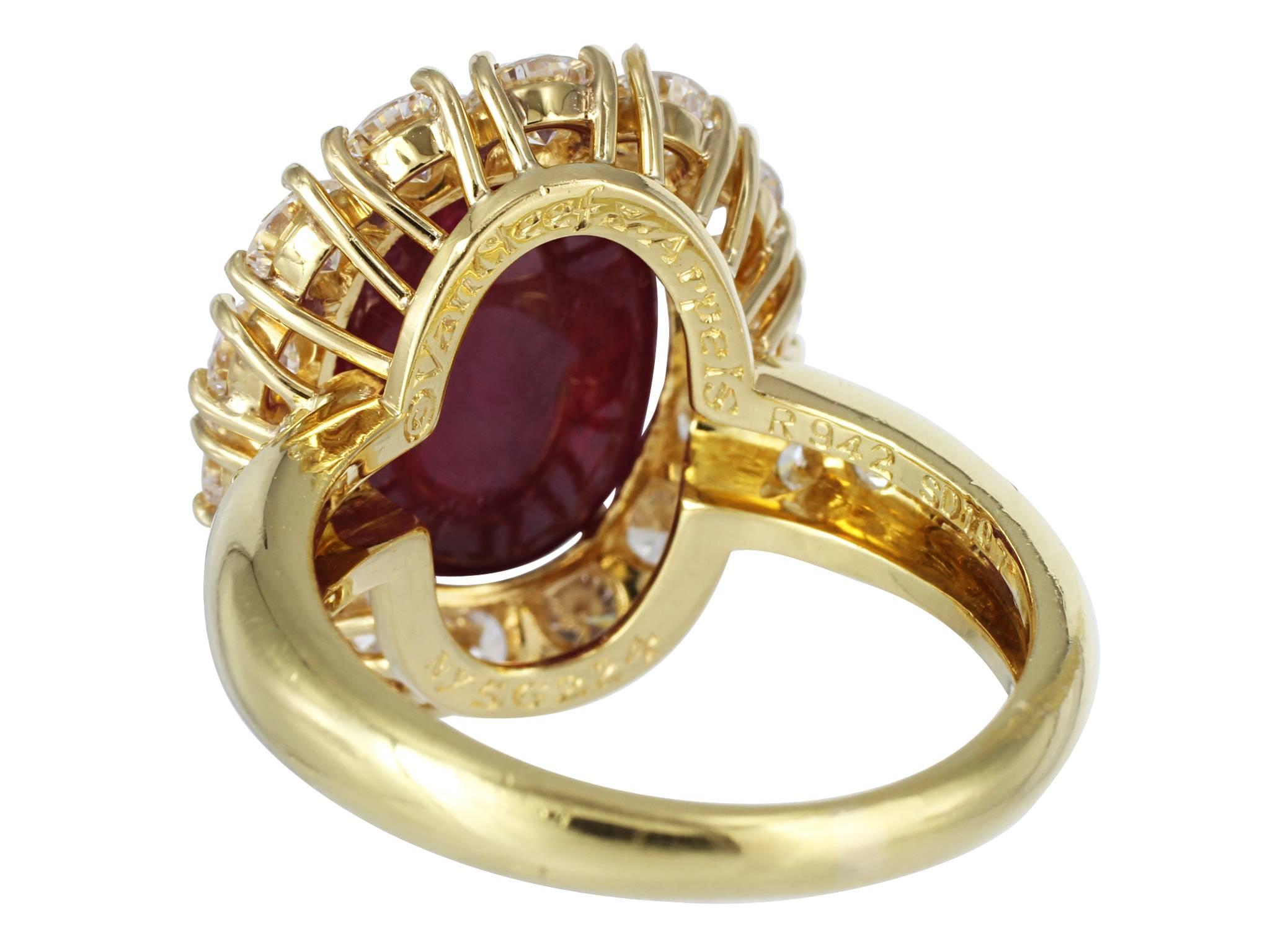 Contemporary  Van Cleef & Arpels 9.42 Carat Cabochon Ruby and Diamond Cluster Ring For Sale