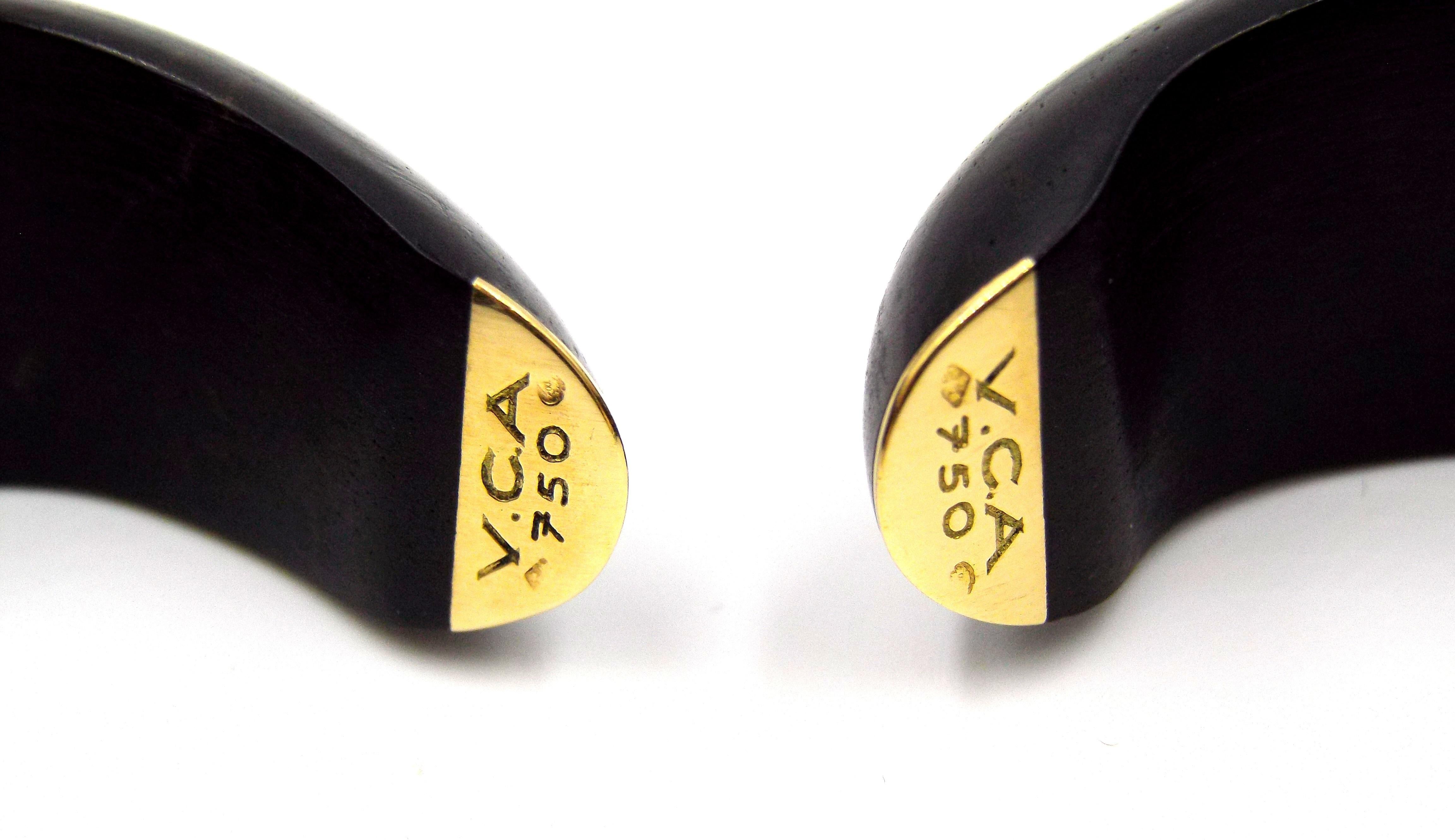 Van Cleef & Arpels A Pair Of 18K Gold Wood Bracelets For Sale 1