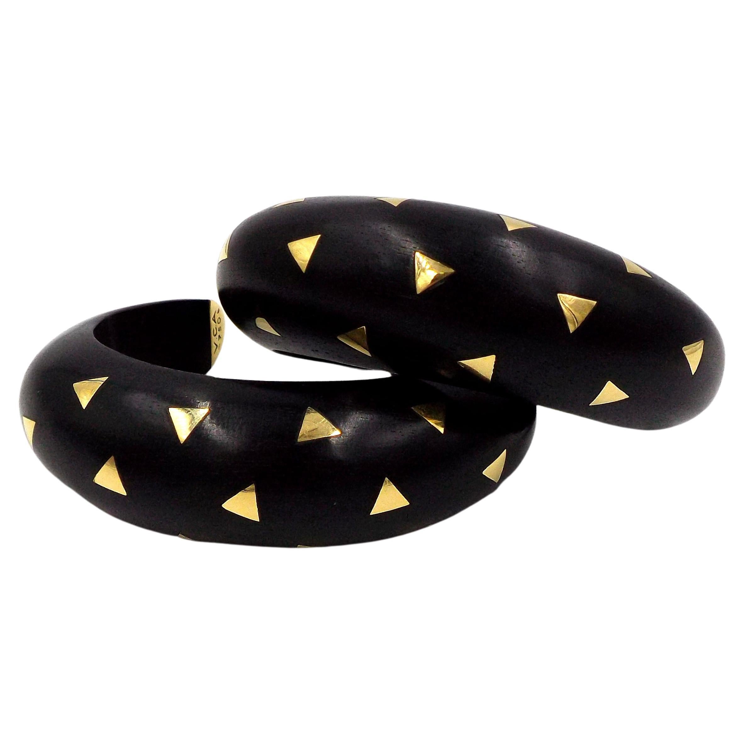 Van Cleef & Arpels A Pair Of 18K Gold Wood Bracelets For Sale