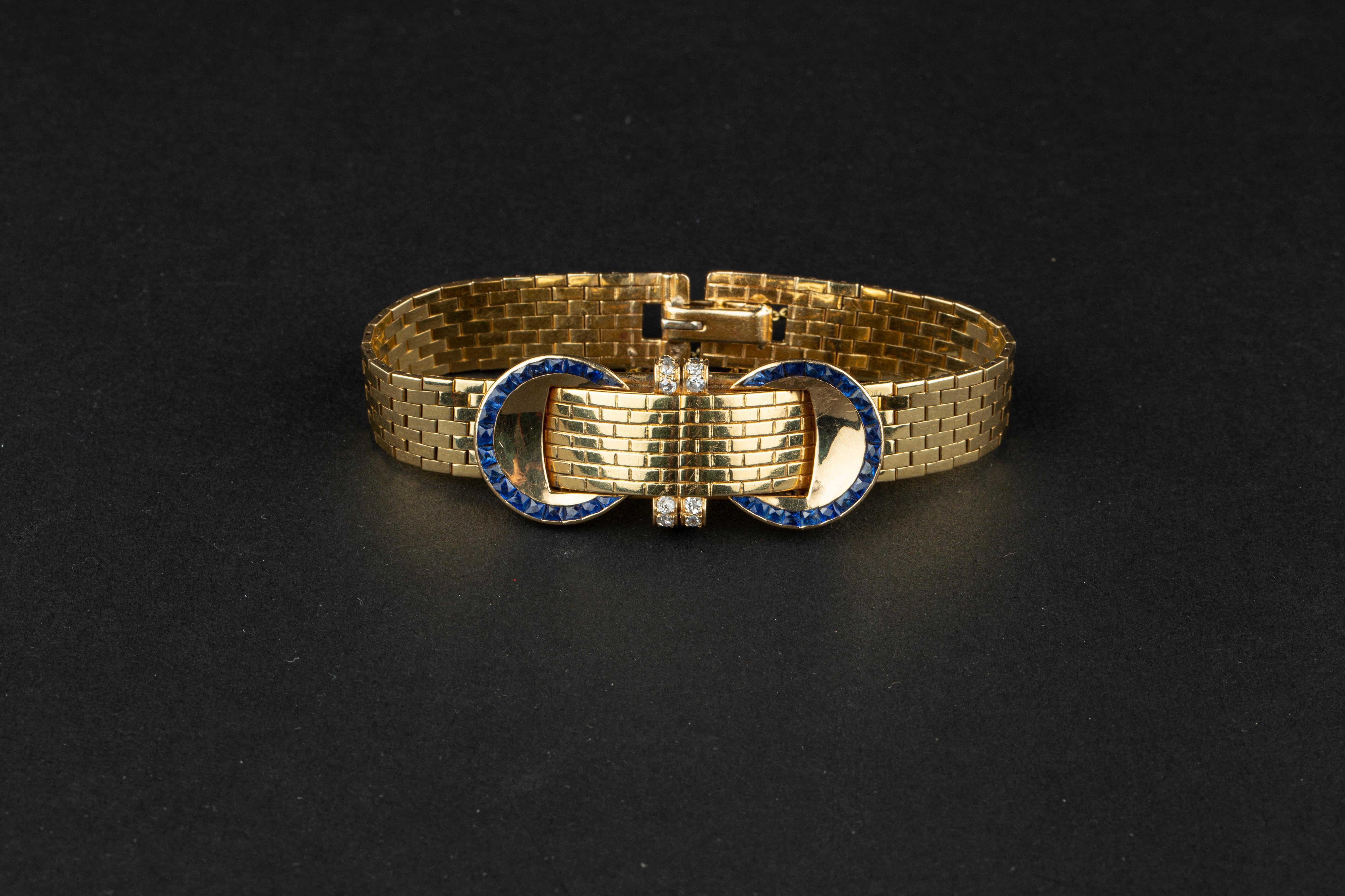 Women's VAN CLEEF & ARPELS A Sophisticated Yellow Gold Bracelet Watch For Sale