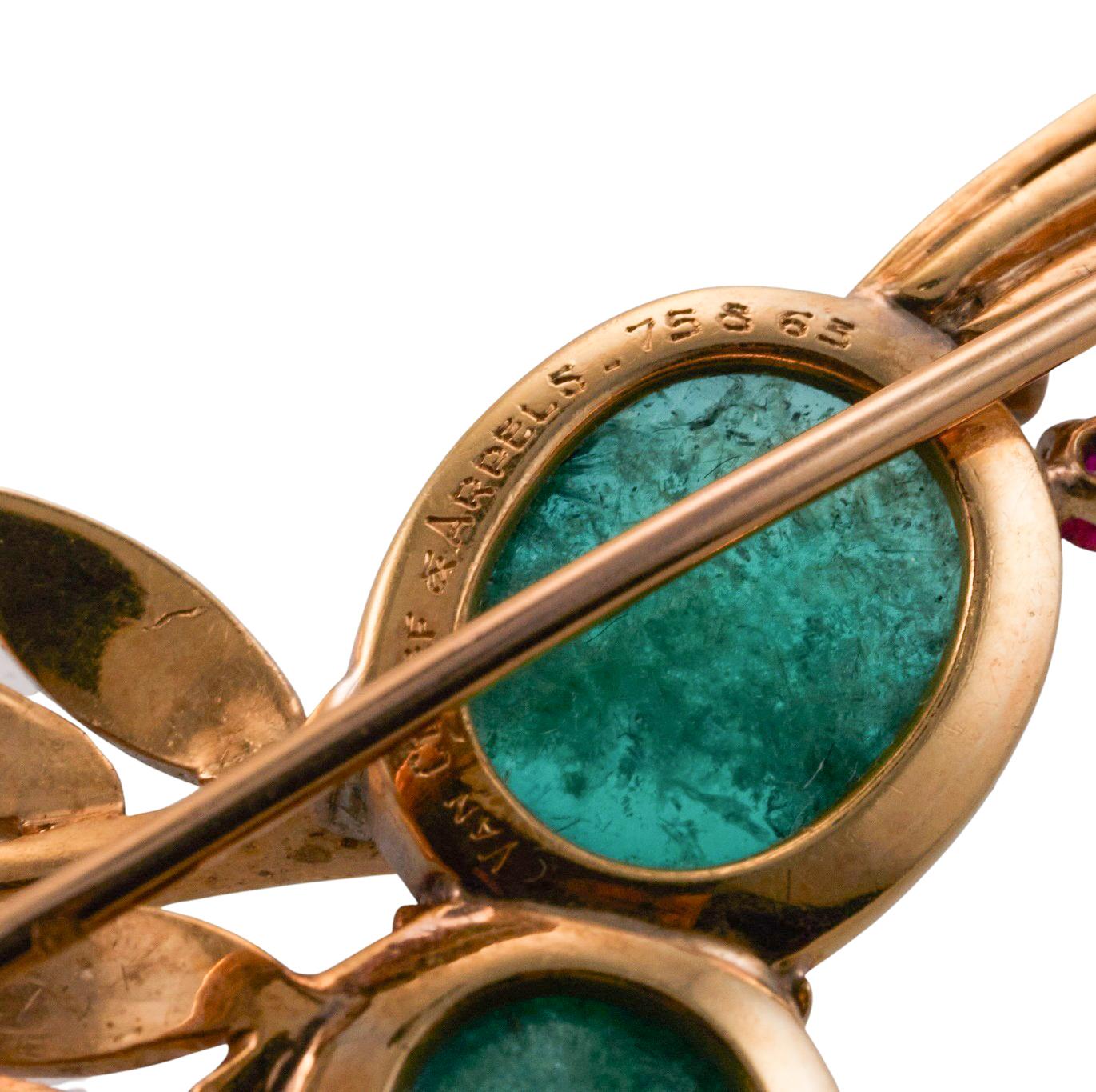 Van Cleef & Arpels Adorable Gold Emerald Ruby Hummingbird Brooch For Sale 3