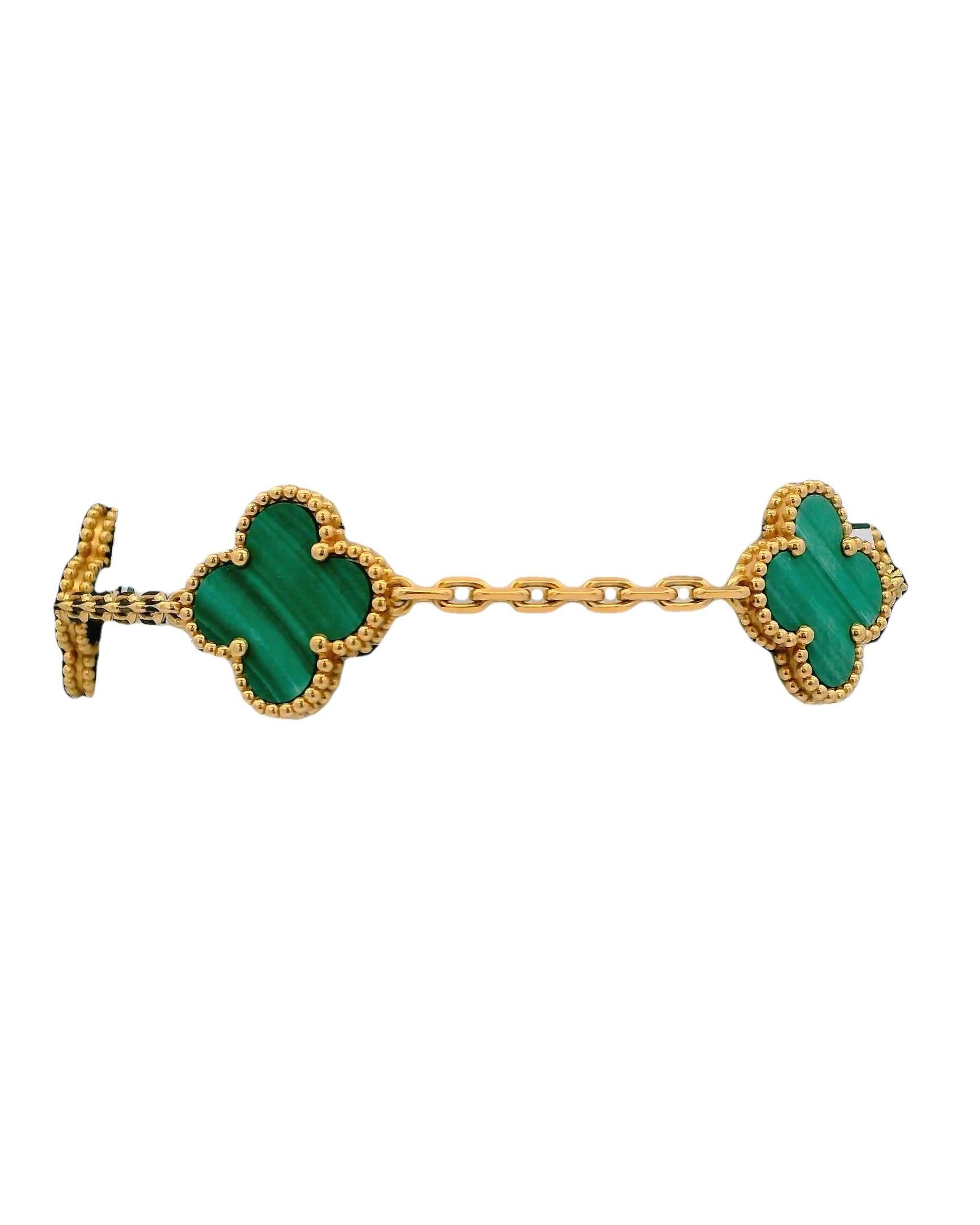A refined bracelet featuring clover-shaped malachite motifs.

The malachite stones exhibit a rich green hue, elegantly framed in 18k gold.

Each clover is linked by a delicate gold chain, creating a harmonious flow.

Crafted by Van Cleef & Arpels in