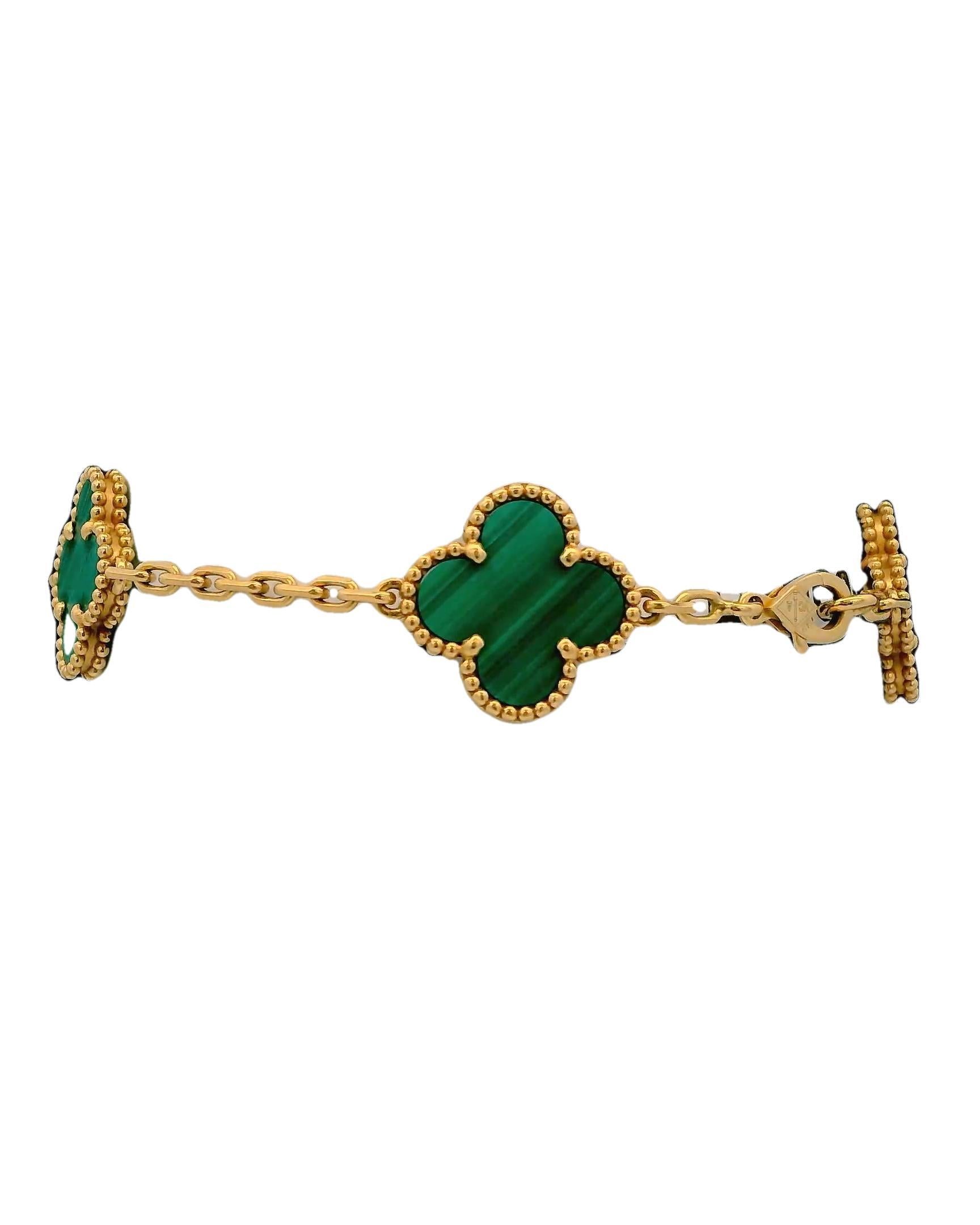 Van Cleef & Arpels Alahambra Malachite Bracelet Box & Papers In Excellent Condition In Great Neck Plaza, NY