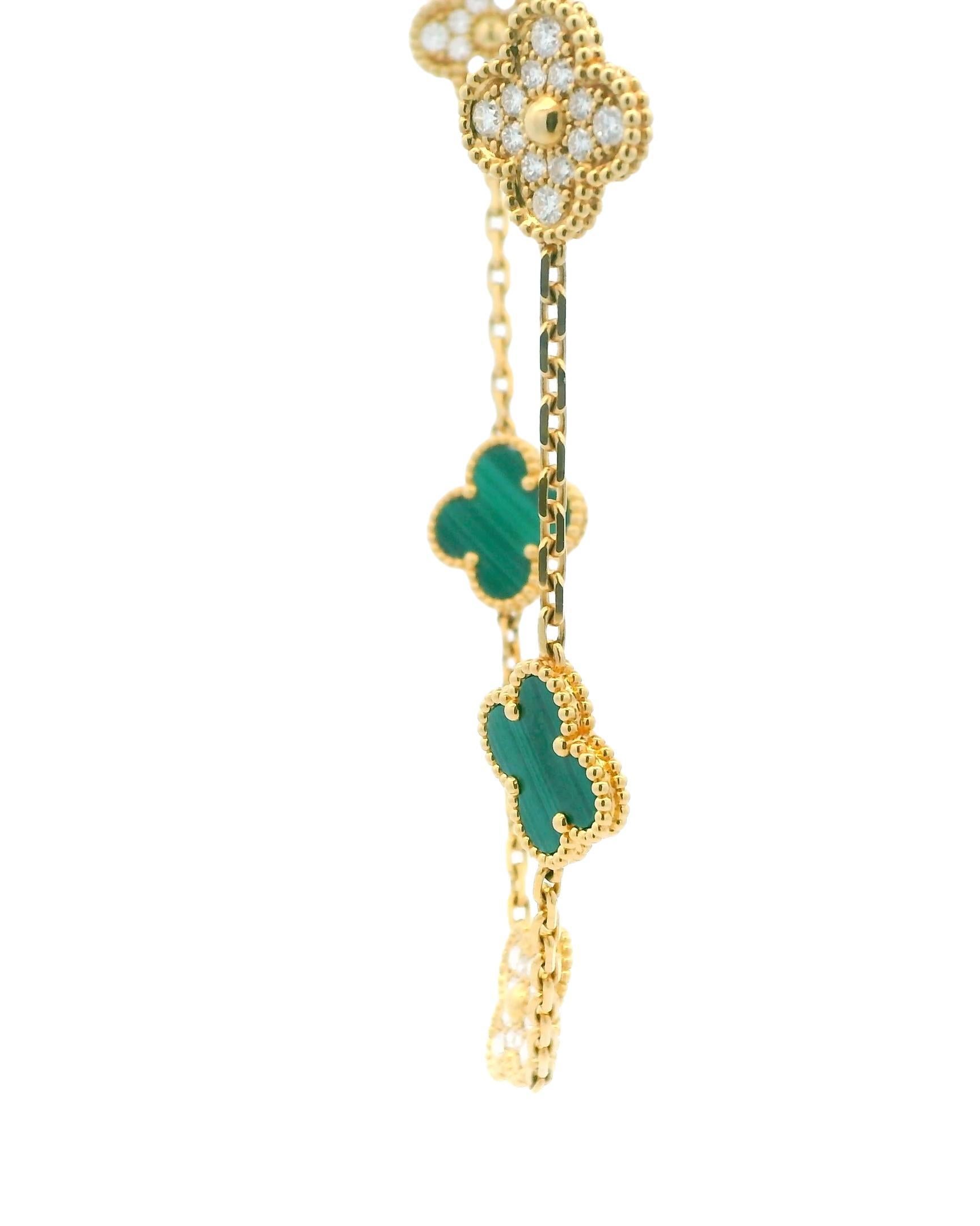 Van Cleef & Arpels Alhambra 10 Motif Pave/Malachite Box and Certificate In New Condition For Sale In Great Neck Plaza, NY