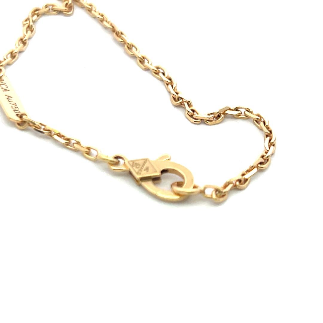 Van Cleef & Arpels Alhambra 18 Karat Yellow Gold Pendant Necklace with Cert en vente 5