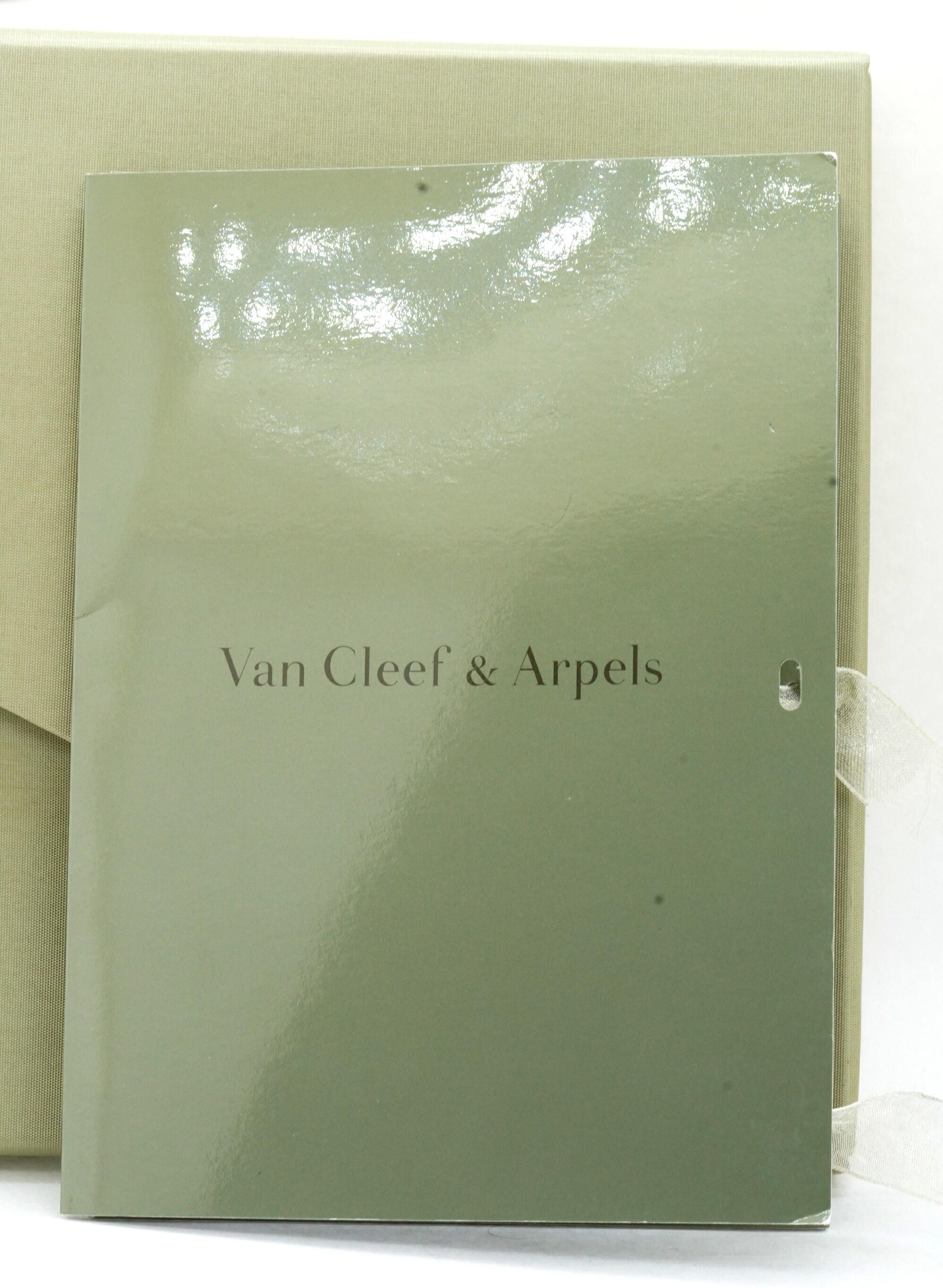 Van Cleef & Arpels Alhambra 18K Elegant Tigers Eye 10-Charm Necklace w/ Box For Sale 2