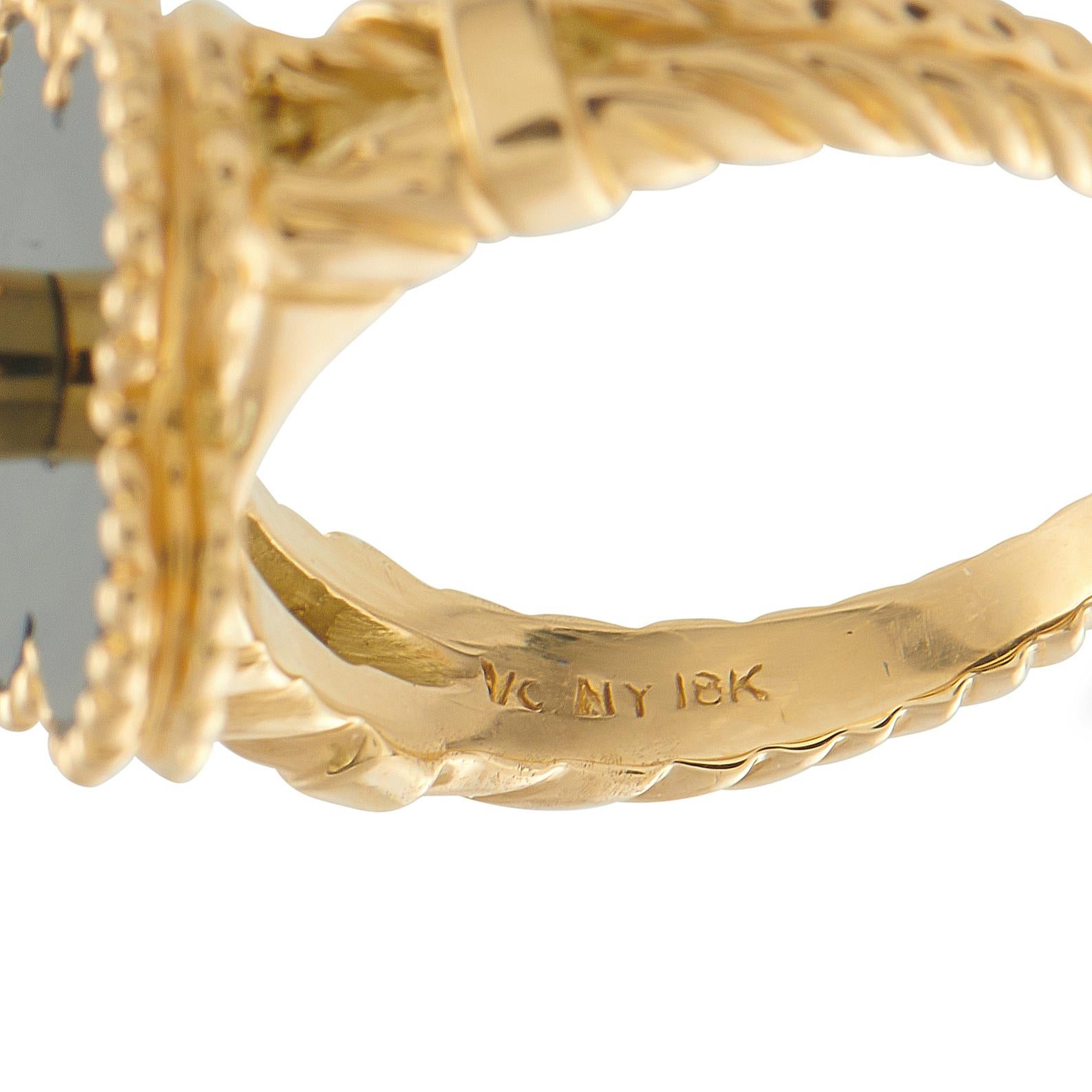 Donna Van Cleef & Arpels Alhambra 18K Yellow Gold Diamond and Onyx Ring VC08-110725 in vendita