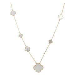 Van Cleef 
Arpels Collar Alhambra de madreperla de oro de 18 quilates con 11 motivos VCARD79500