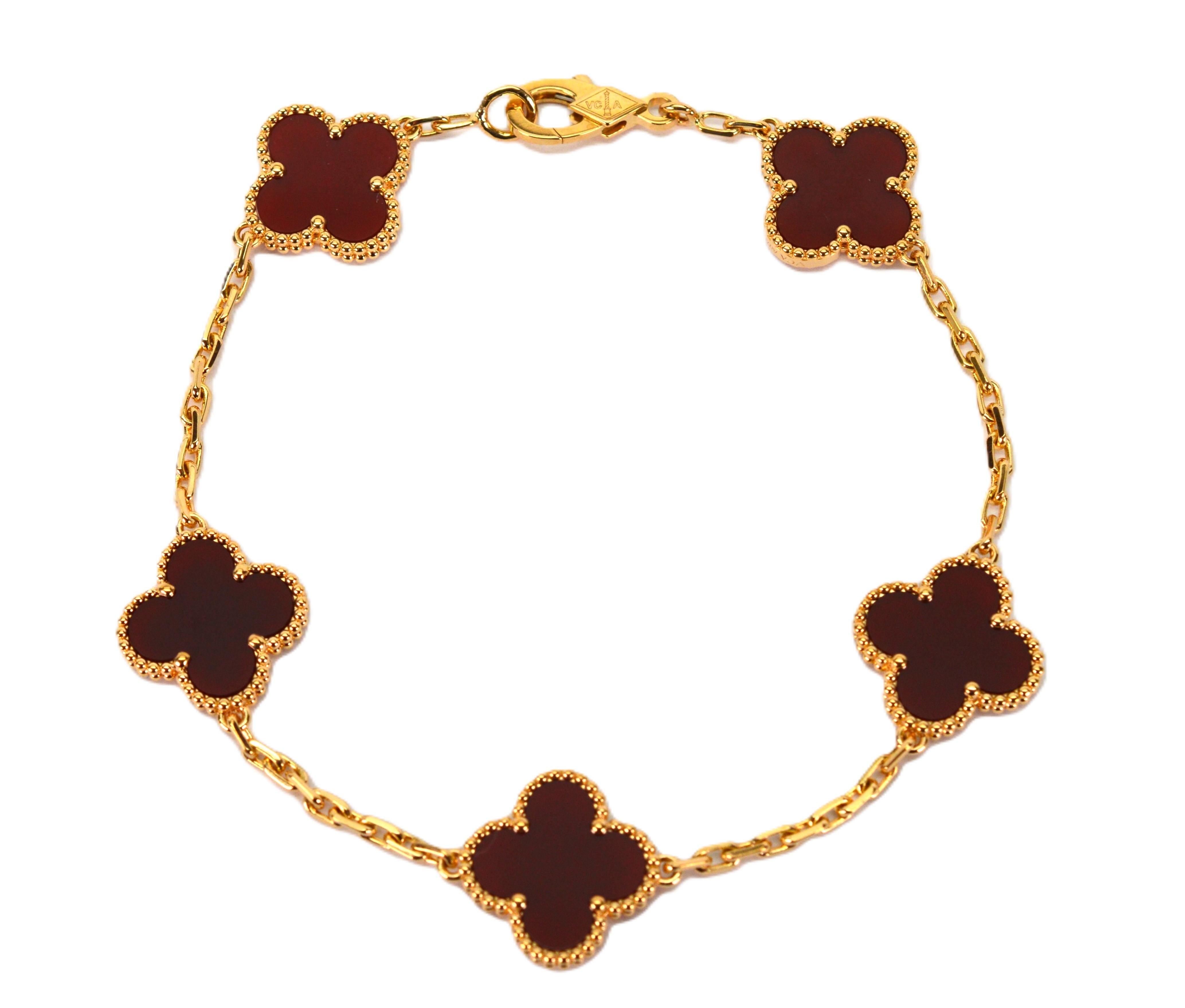 Van Cleef & Arpels Alhambra Armband aus 18 Karat Gelbgold mit 5 Motiven aus Karneol im Angebot 4