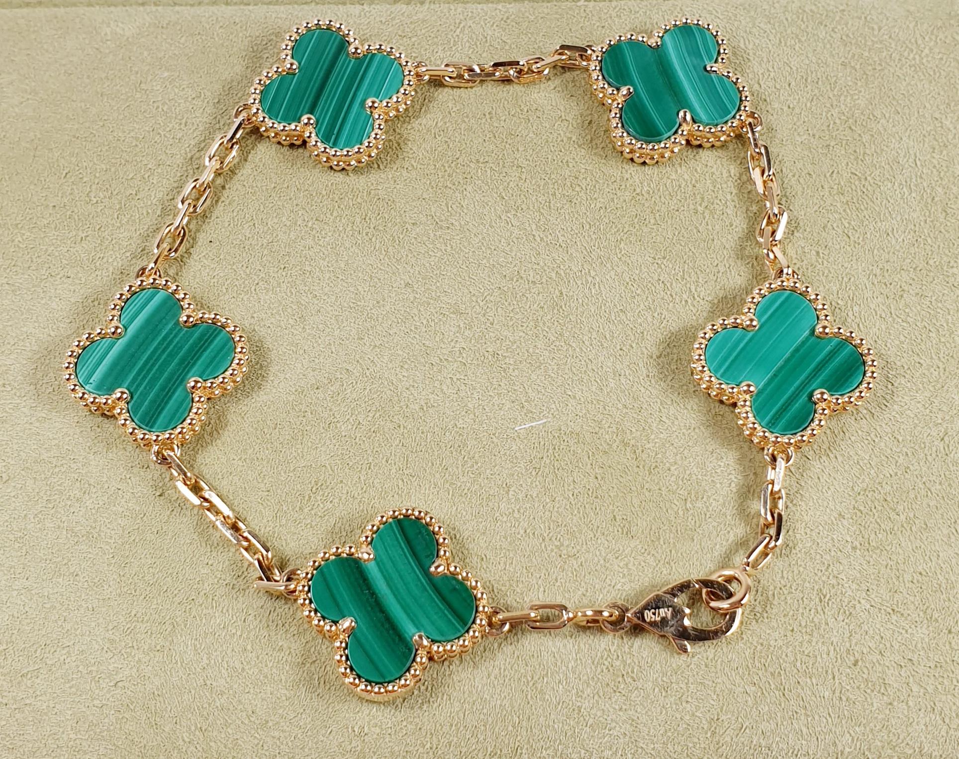 Victorian Van Cleef & Arpels Alhambra Bracelet  in 18k Yellow Gold and Malachites