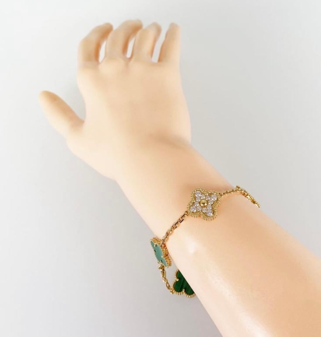 Women's Van Cleef & Arpels Alhambra Bracelet in Diamonds and Malaquite in 18k  Gold For Sale