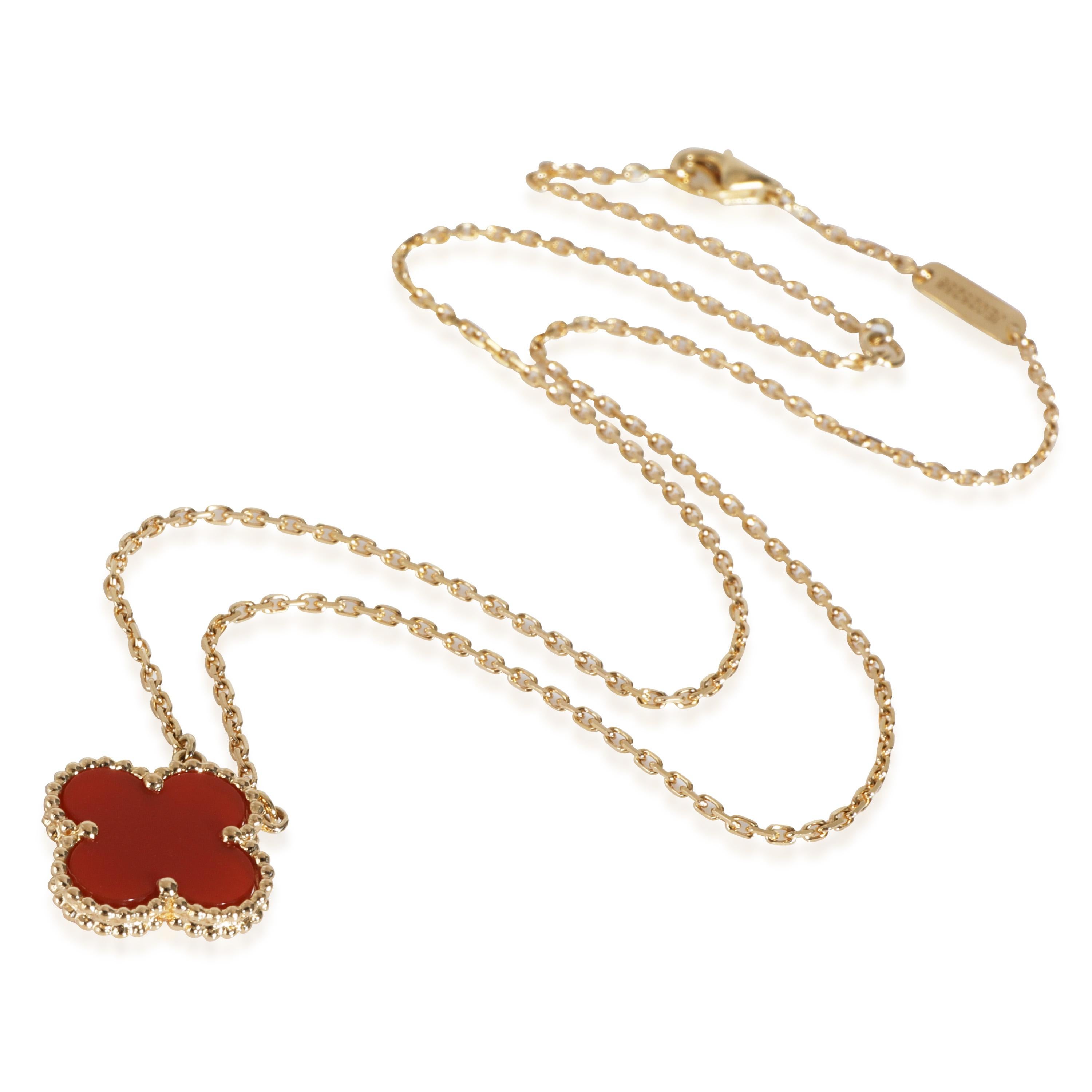  Van Cleef & Arpels - Collier à pendentifs en cornaline Alhambra en or jaune 18 carats Unisexe 