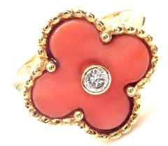 Van Cleef & Arpels Bague Alhambra en or jaune, corail et diamants