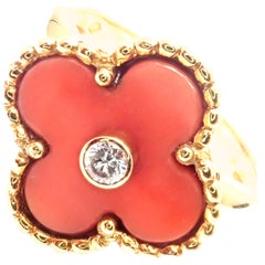 Van Cleef & Arpels Bague Alhambra en or jaune, corail et diamants