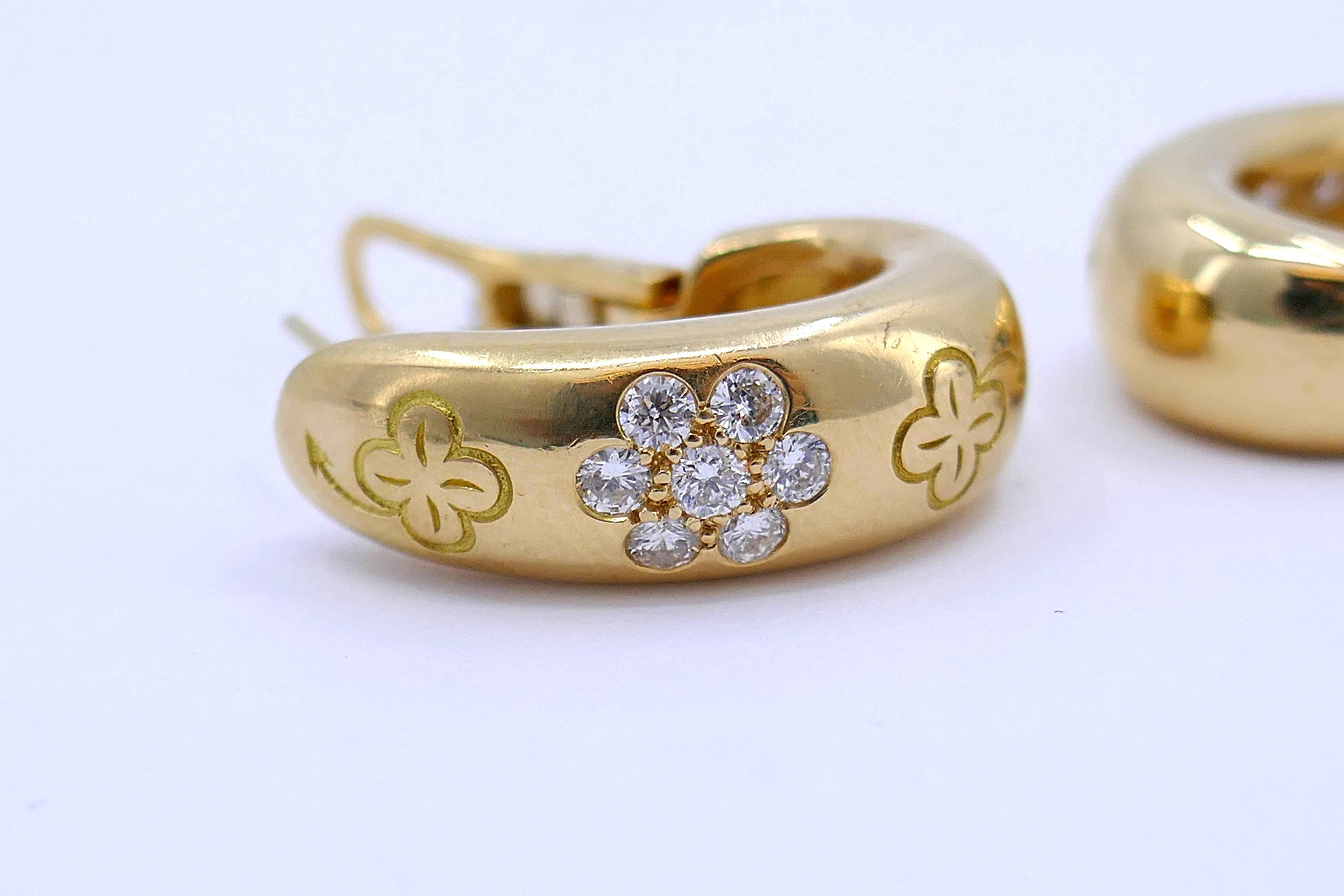 Van Cleef & Arpels Alhambra Diamant-Creolen-Ohrringe aus 18 Karat Gold im Angebot 1