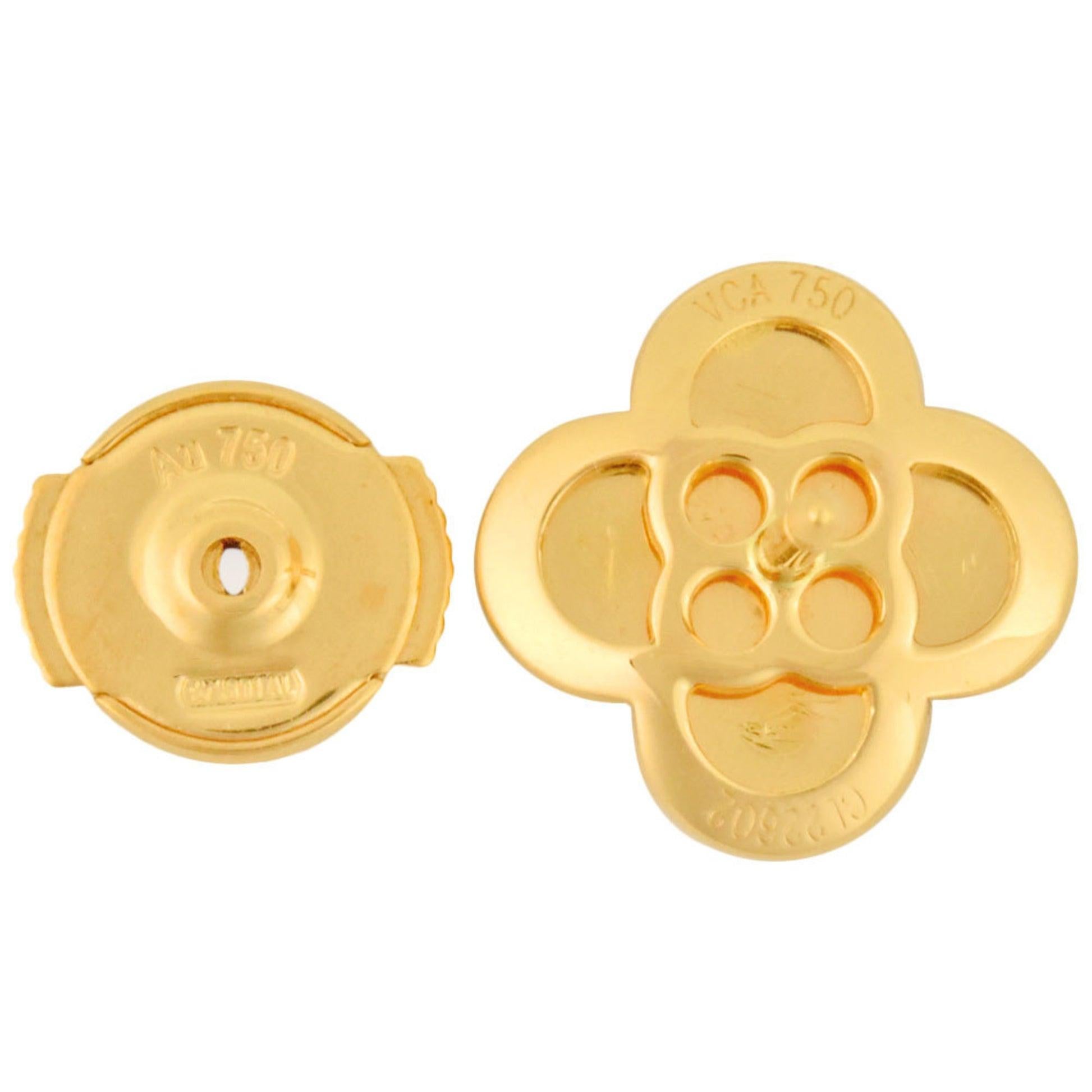 Van Cleef & Arpels Boucles d'oreilles Alhambra en or jaune 18 carats en vente 3
