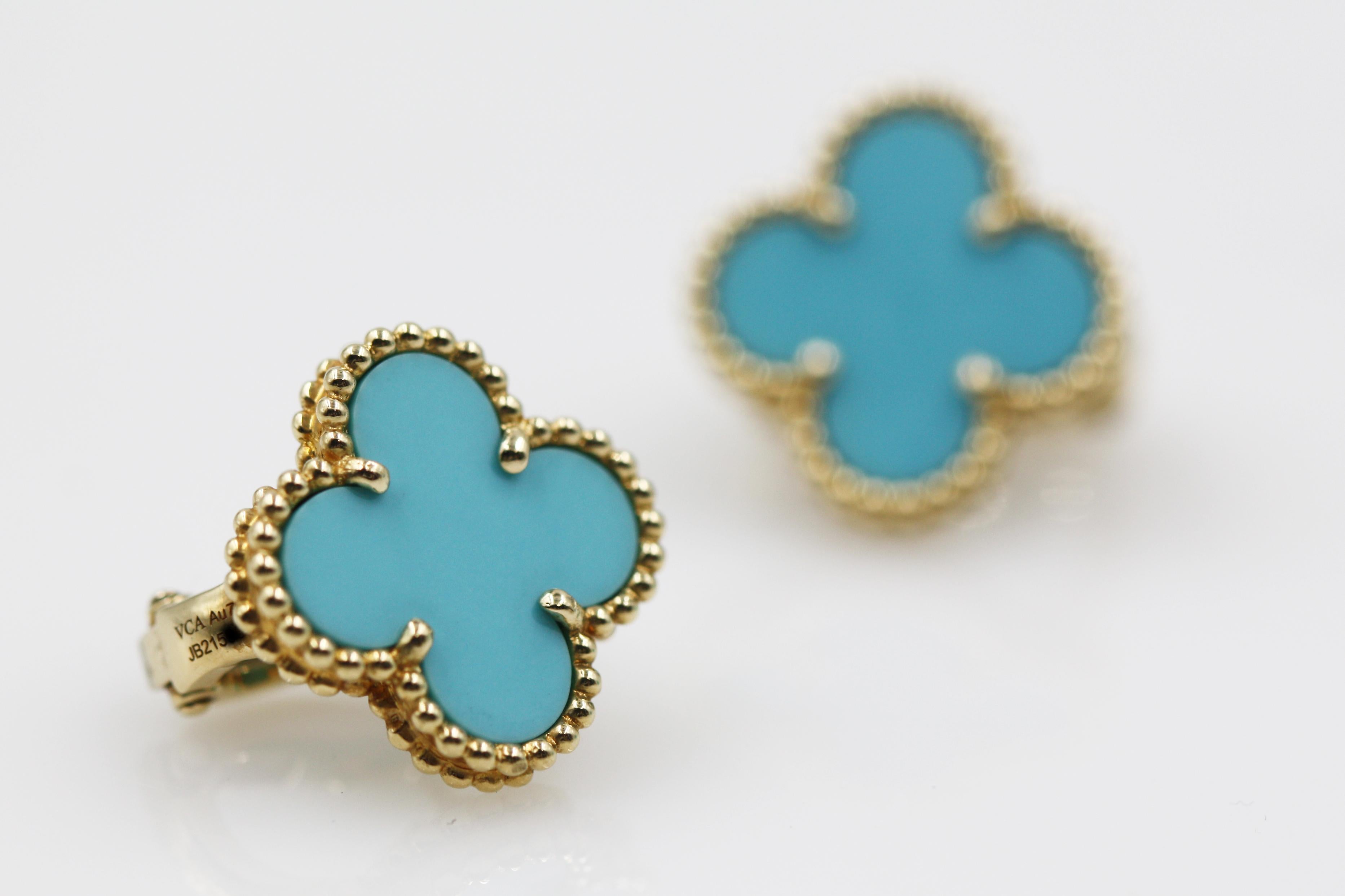 Van Cleef & Arpels 18K Yellow Gold Turquoise Earring

Stones
Turquoise : 2 stones
Size: 1.5 x 1.5 cm

Item will come with a box and paper
Stock#: VCA211