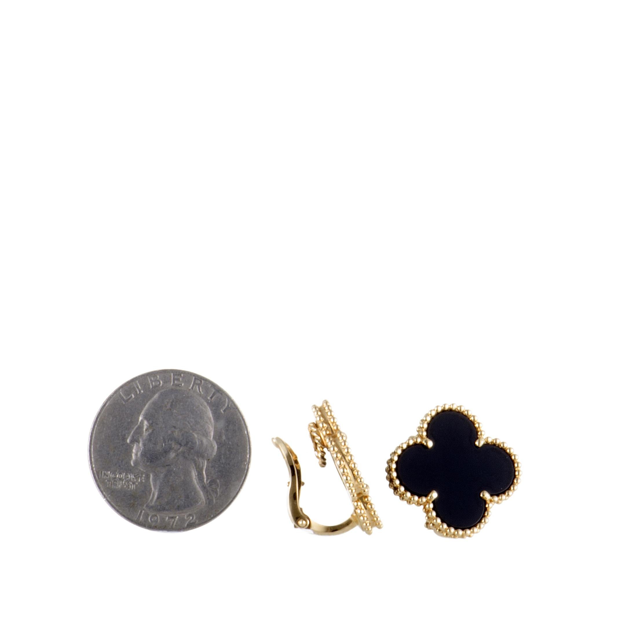 This elegant pair of Van Cleef & Arpels clip-on earrings are stunningly crafted in 18K yellow gold. Its charming design includes the iconic motif of the famous “Alhambra” collection, in the large size, filled with bold and beautiful black onyx.
