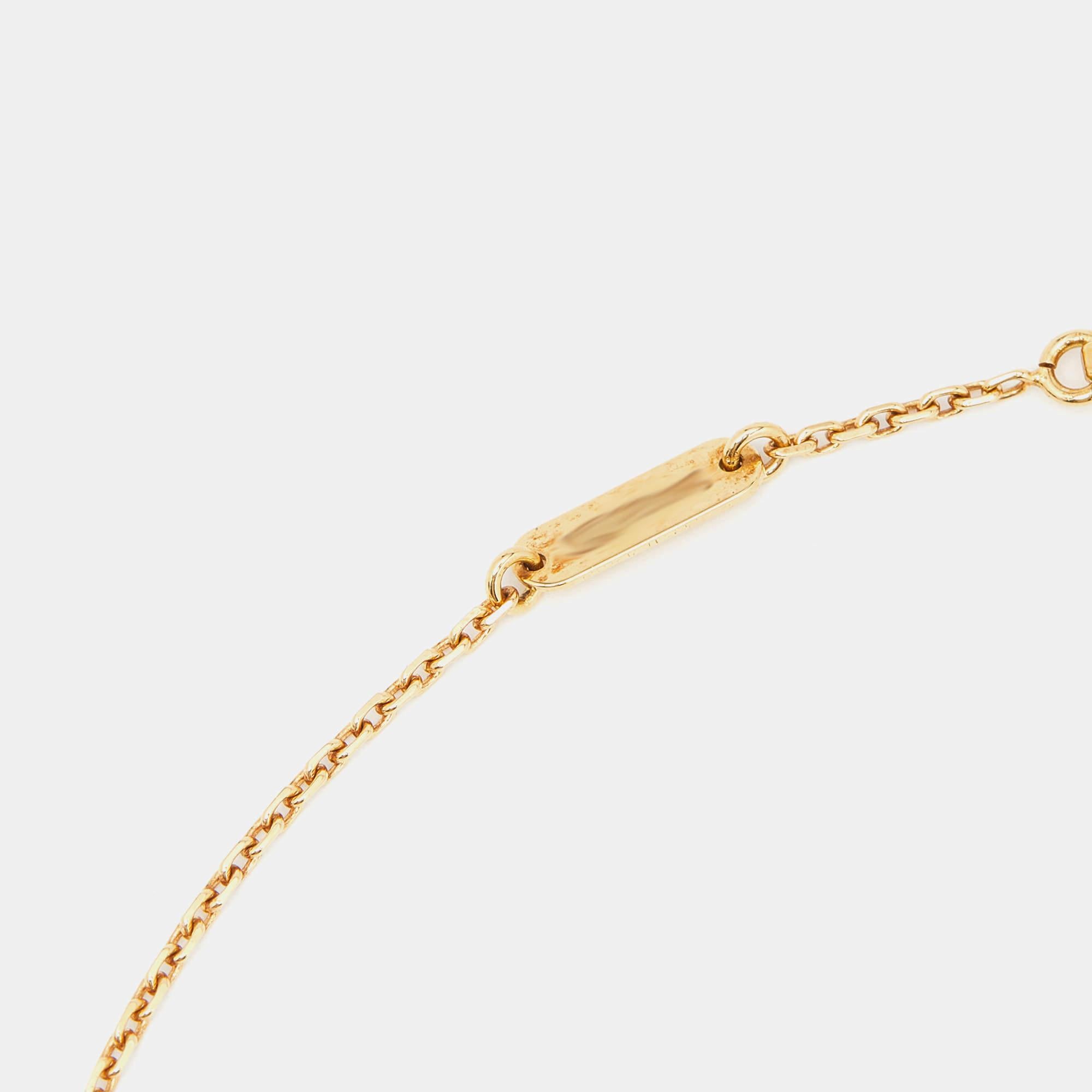 Van Cleef & Arpels Alhambra Halskette mit Perlmutt-Anhänger aus 18 Karat Gelbgold (Ästhetizismus) im Angebot