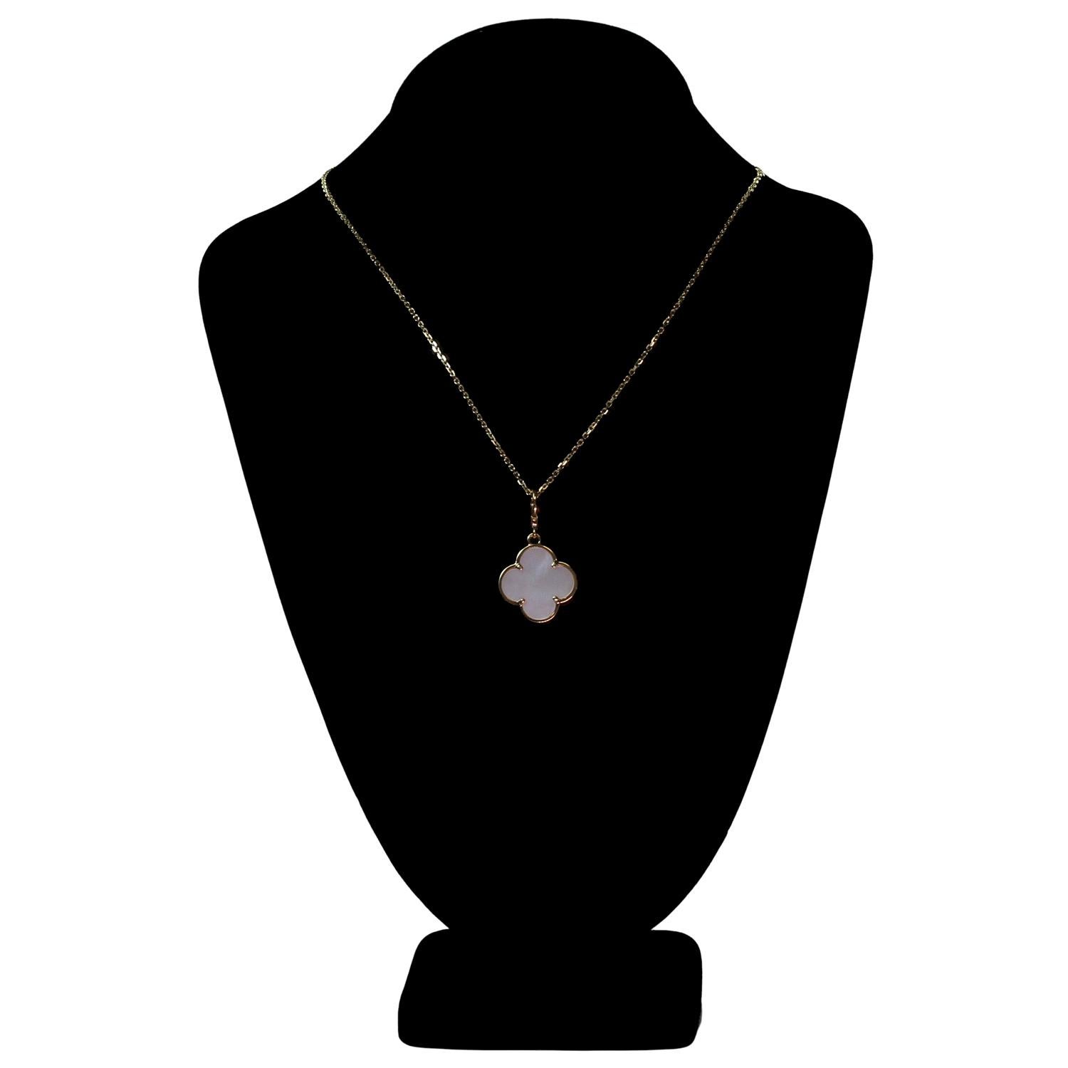 Van Cleef & Arpels Alhambra Mother-of-pearl Yellow Gold Pendant Necklace In Excellent Condition In New York, NY