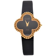 Van Cleef & Arpels Montre 'Alhambra' à cadran en onyx:: petit modèle