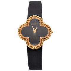 Van Cleef & Arpels 'Alhambra' Uhr mit Onyx-Zifferblatt:: kleines Modell