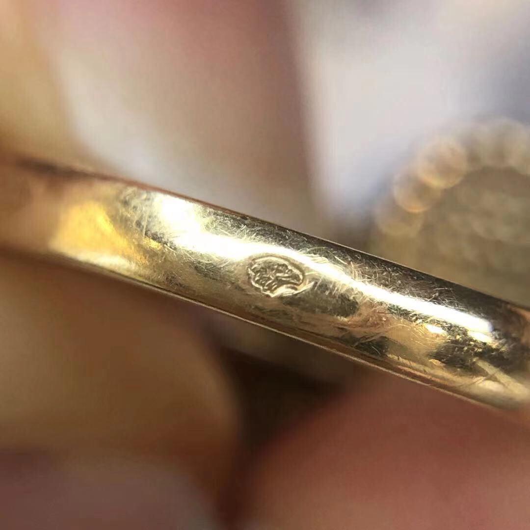 Women's or Men's Van Cleef & Arpels Alhambra Onyx Diamond 18K Gold Ring