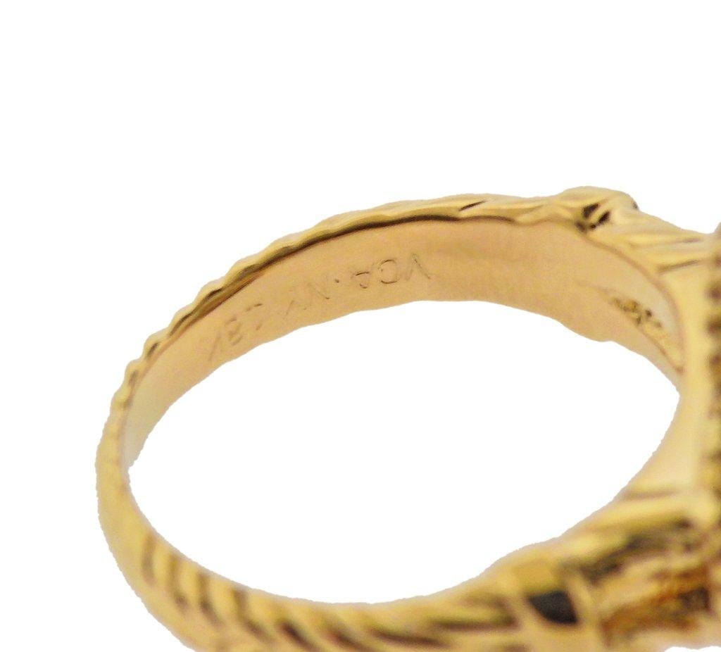 Round Cut Van Cleef & Arpels Alhambra Onyx Diamond Gold Ring