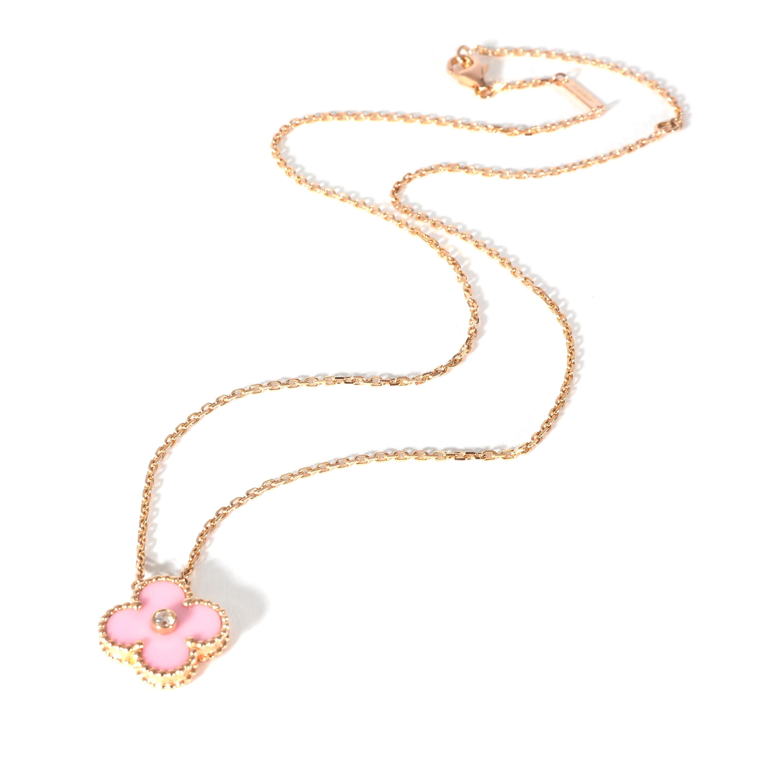 
Van Cleef & Arpels Alhambra Pink Porcelain & Diamond Pendant 18k Gold 0.05 CTW

PRIMARY DETAILS
SKU: 135585
Listing Title: Van Cleef & Arpels Alhambra Pink Porcelain & Diamond Pendant 18k Gold 0.05 CTW
Condition Description: Launched in 1968, the