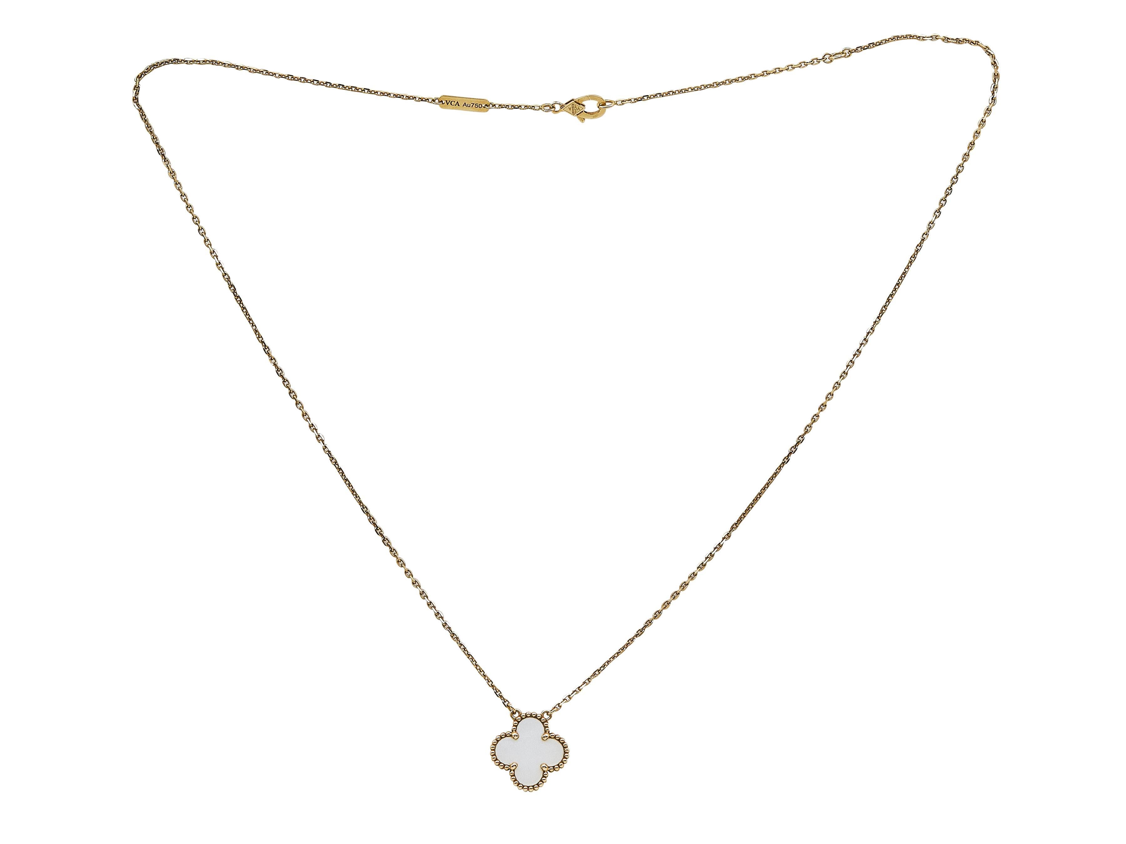 Van Cleef & Arpels Alhambra Vintage Pendant Necklace 18K Yellow Gold MOP In Excellent Condition For Sale In New York, NY